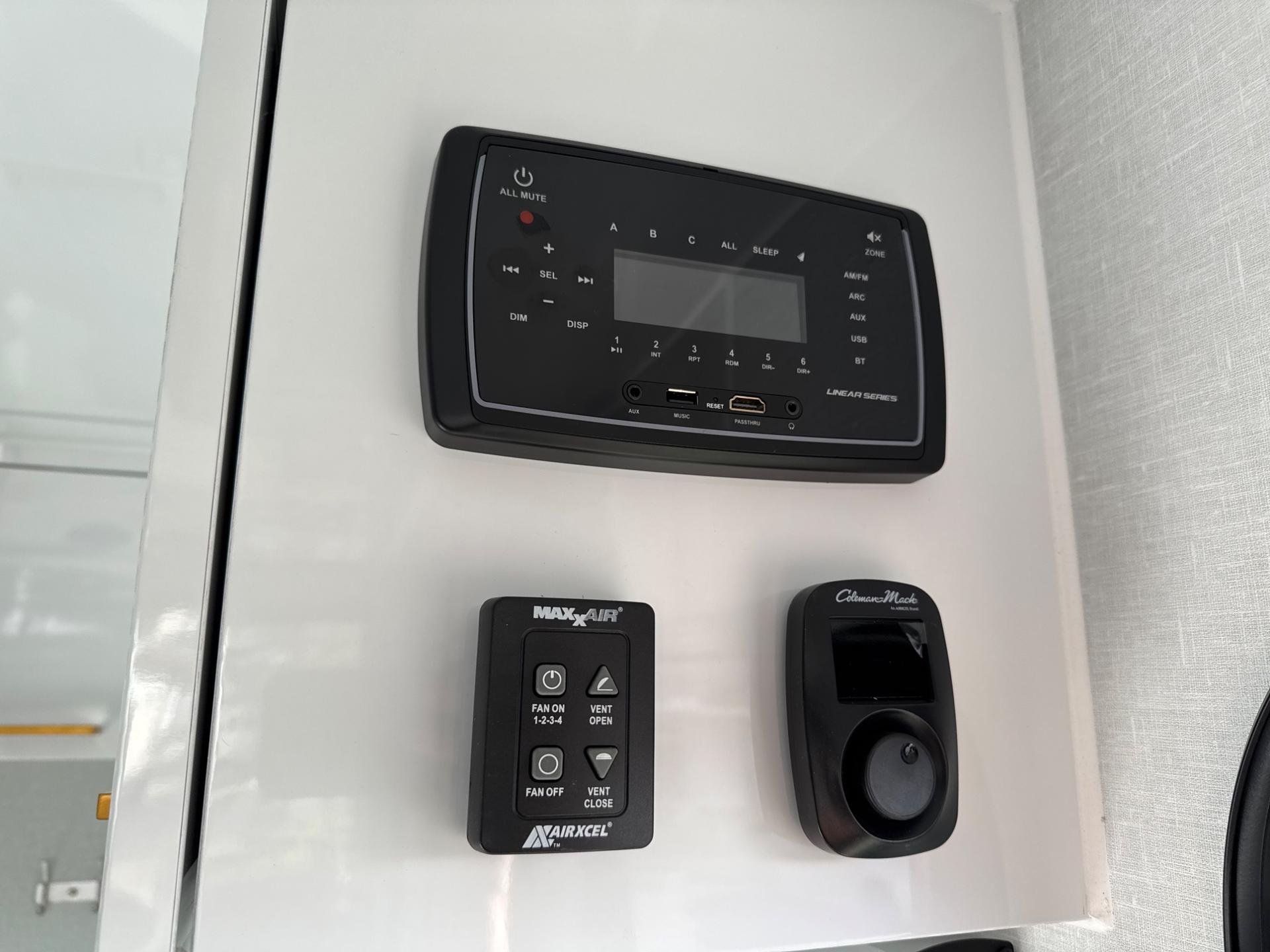 2026 inTech RV 2026 inTech RV Black Wing - thumbnail 16