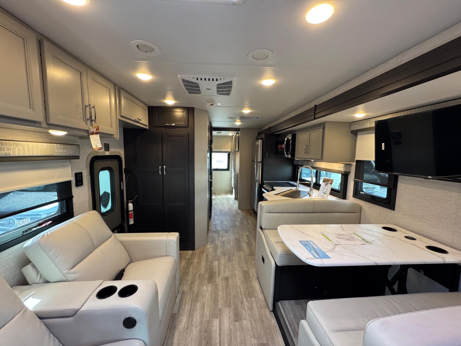 2026 Thor Motor Coach 2026 Thor Motor Coach Omni Trail - thumbnail 8