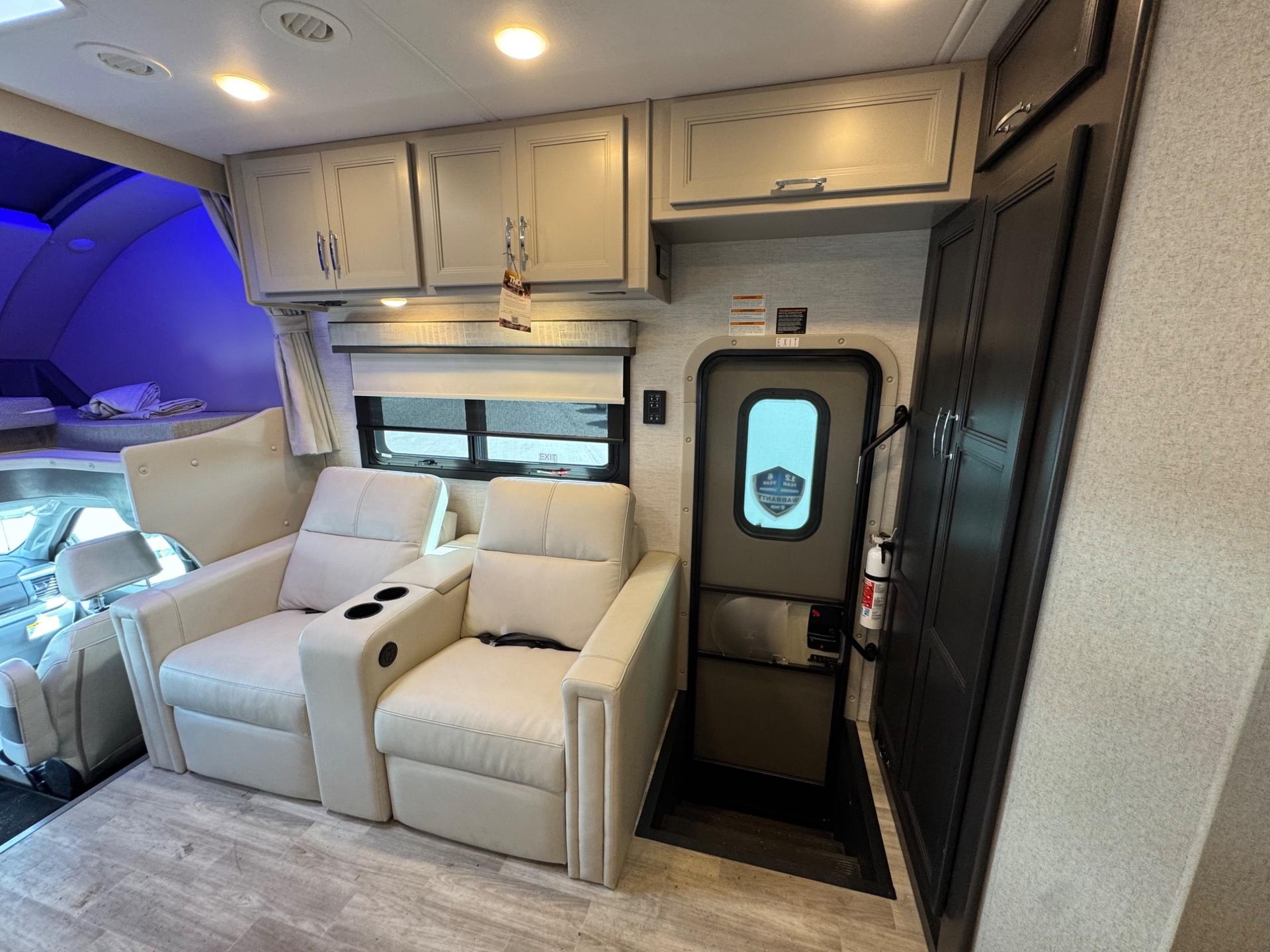 2026 Thor Motor Coach 2026 Thor Motor Coach Omni Trail - thumbnail 16