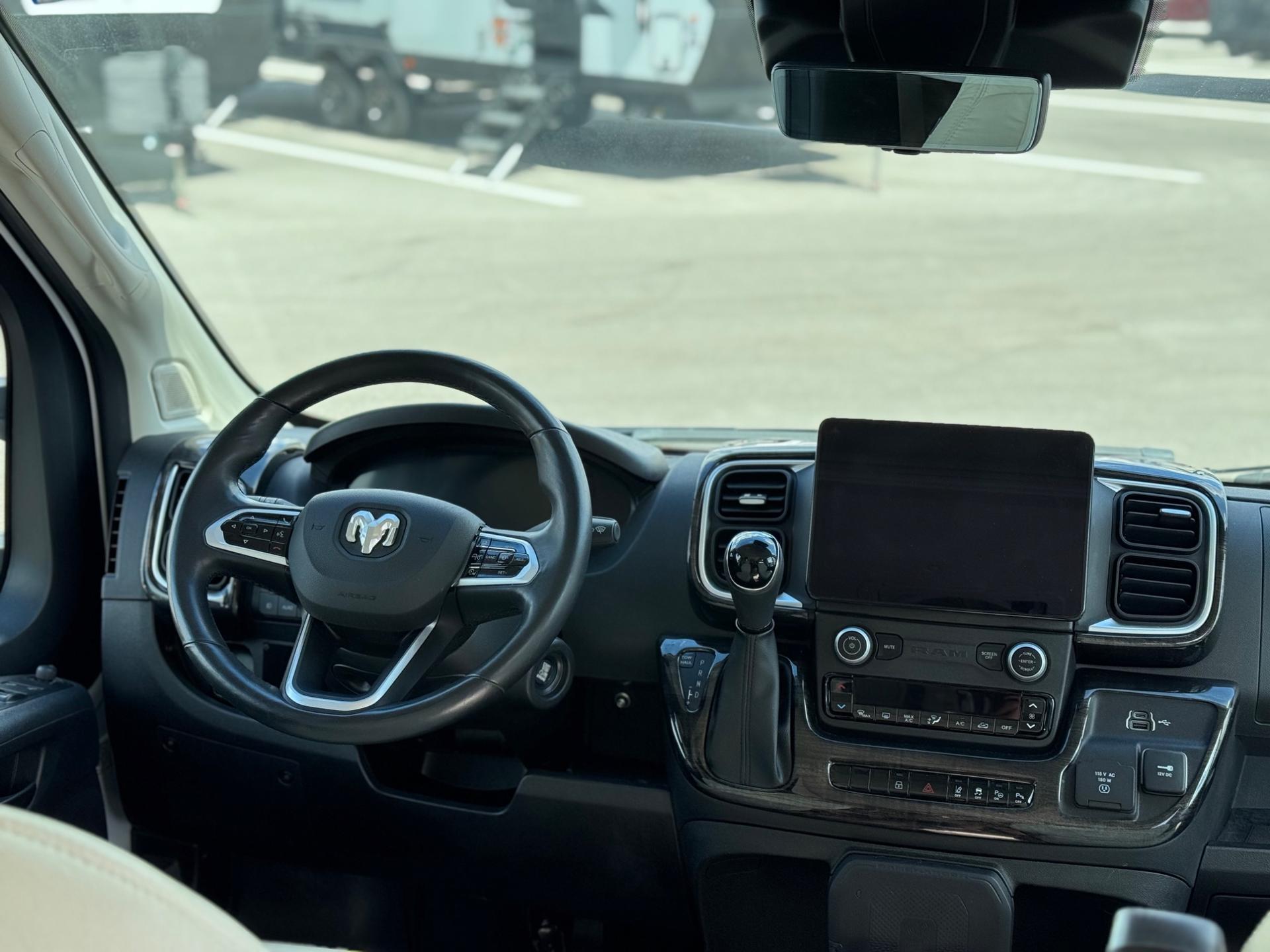 2025 Winnebago 2025 Winnebago Travato - thumbnail 6