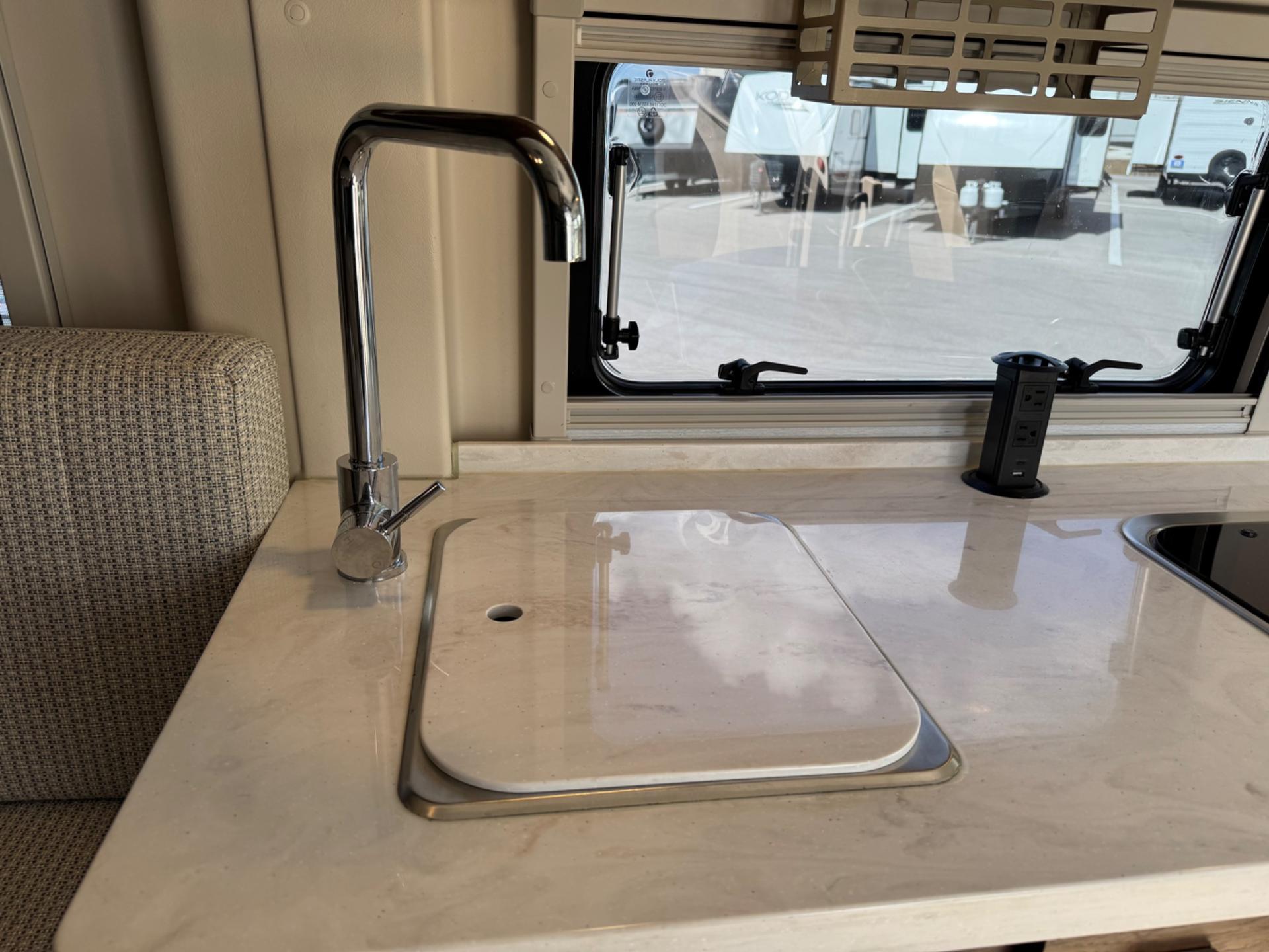 2025 Winnebago 2025 Winnebago Travato - thumbnail 11