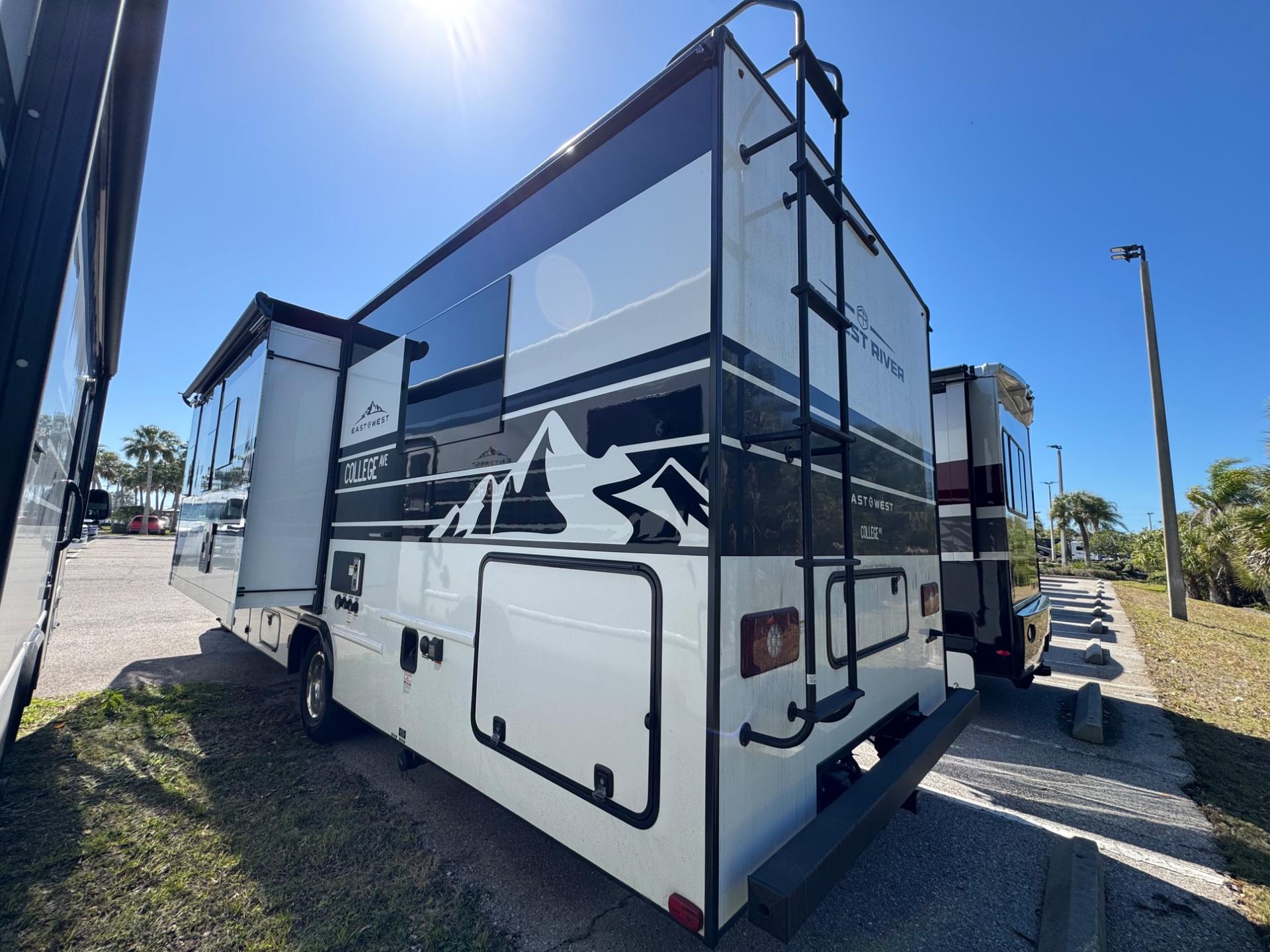 2026 East to West 2026 East to West College Avenue - thumbnail 4