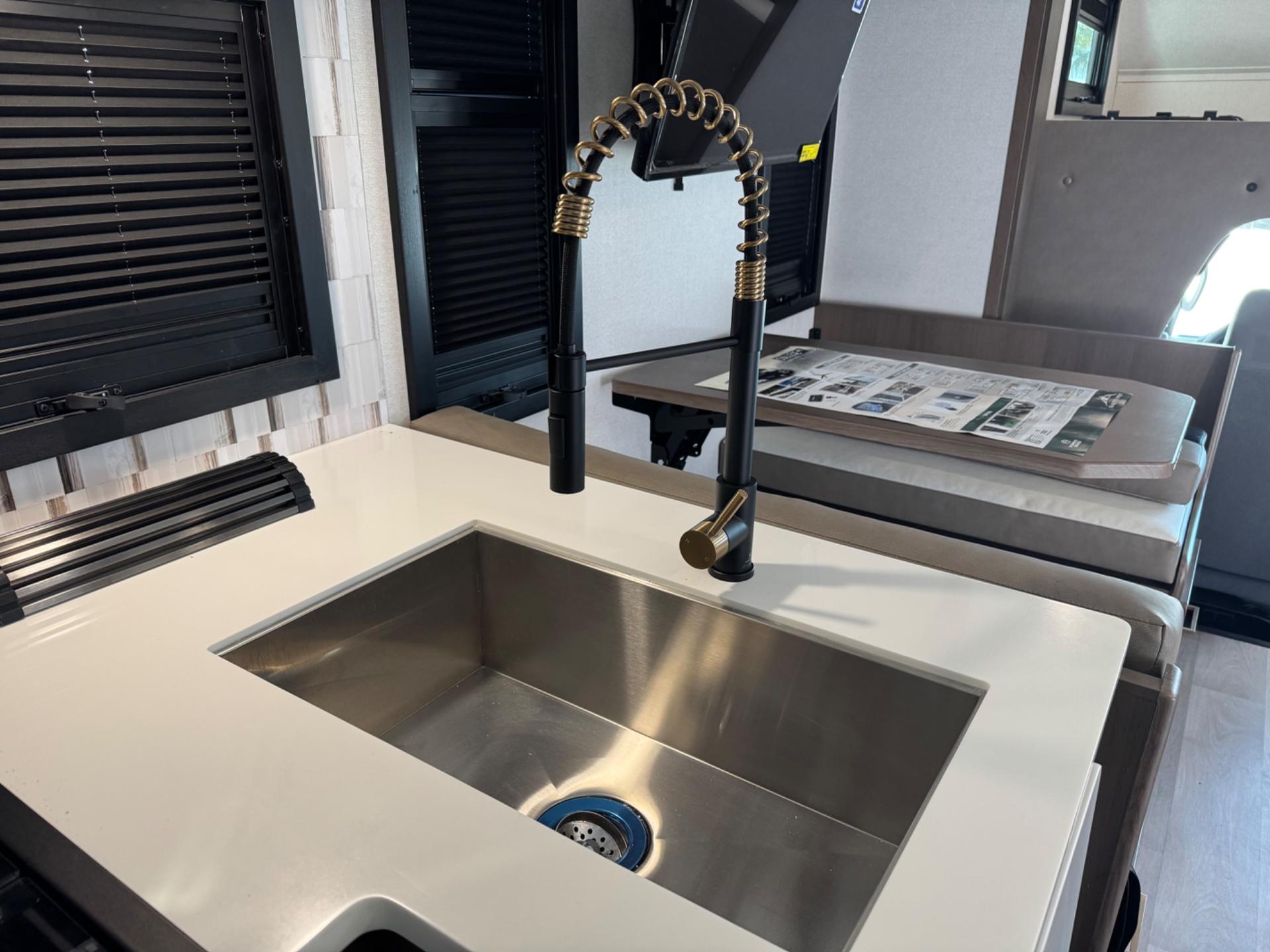 2026 East to West 2026 East to West College Avenue - thumbnail 13