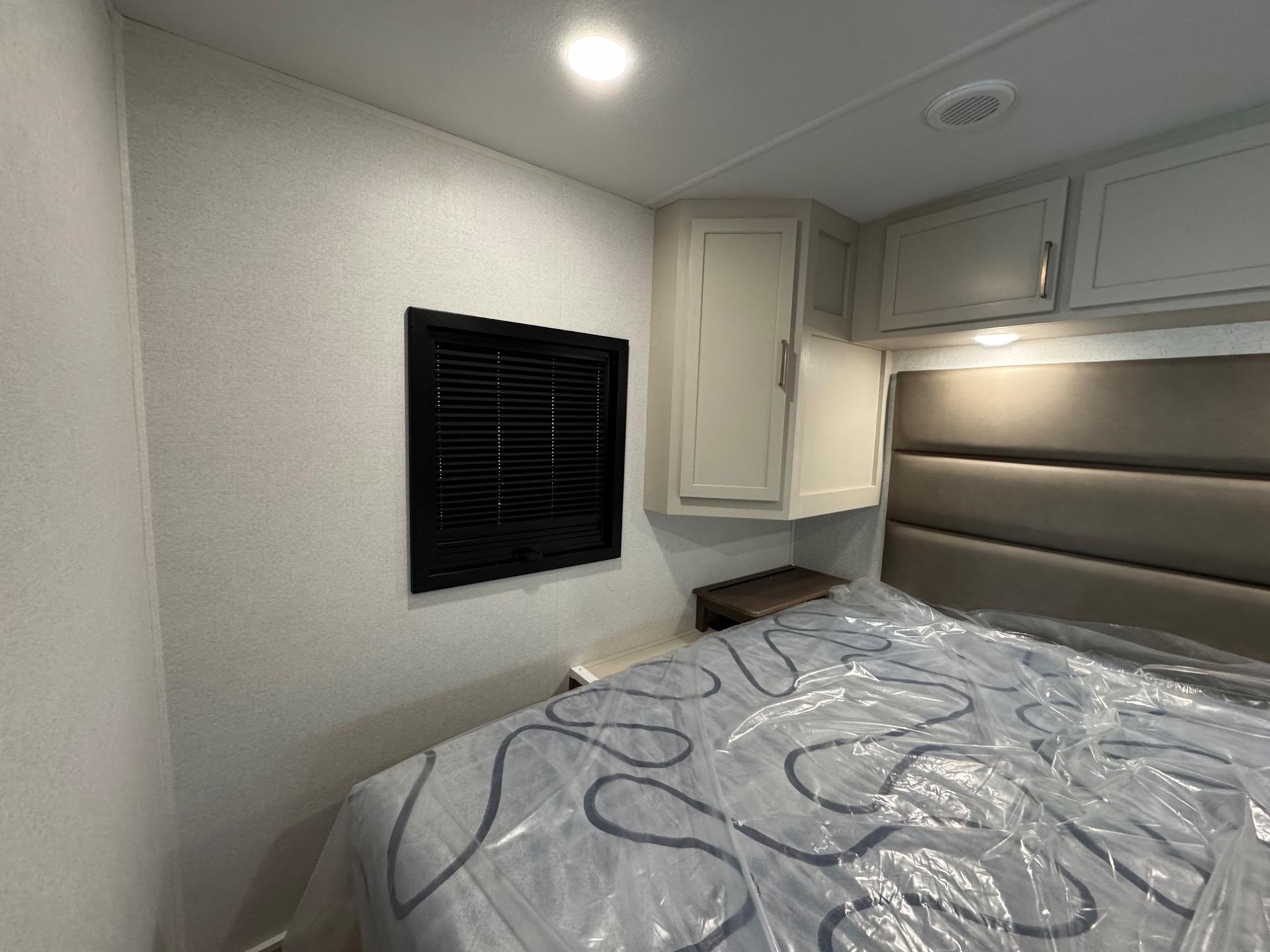 2026 East to West 2026 East to West College Avenue - thumbnail 22