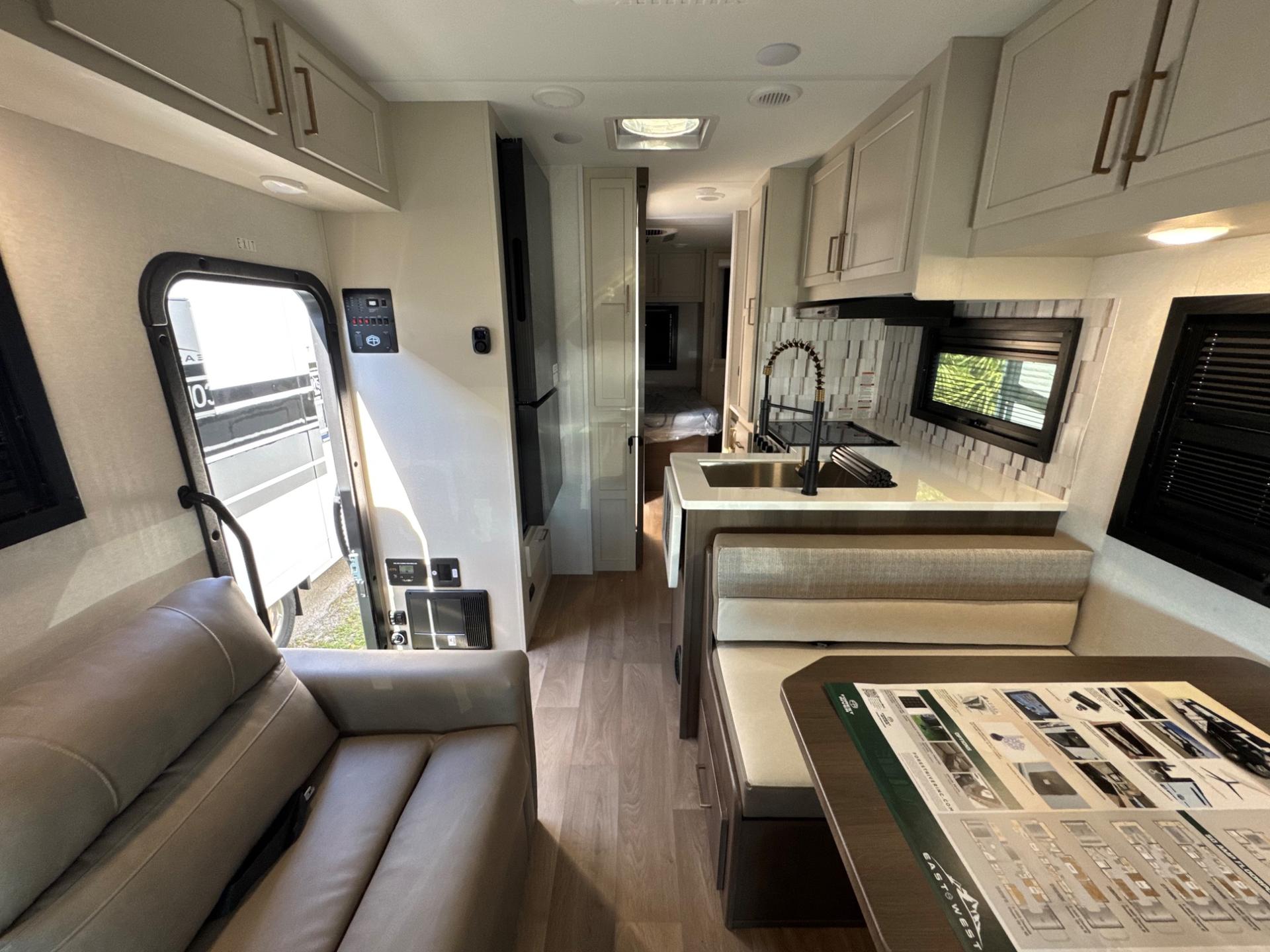 2026 East to West 2026 East to West College Avenue - thumbnail 7