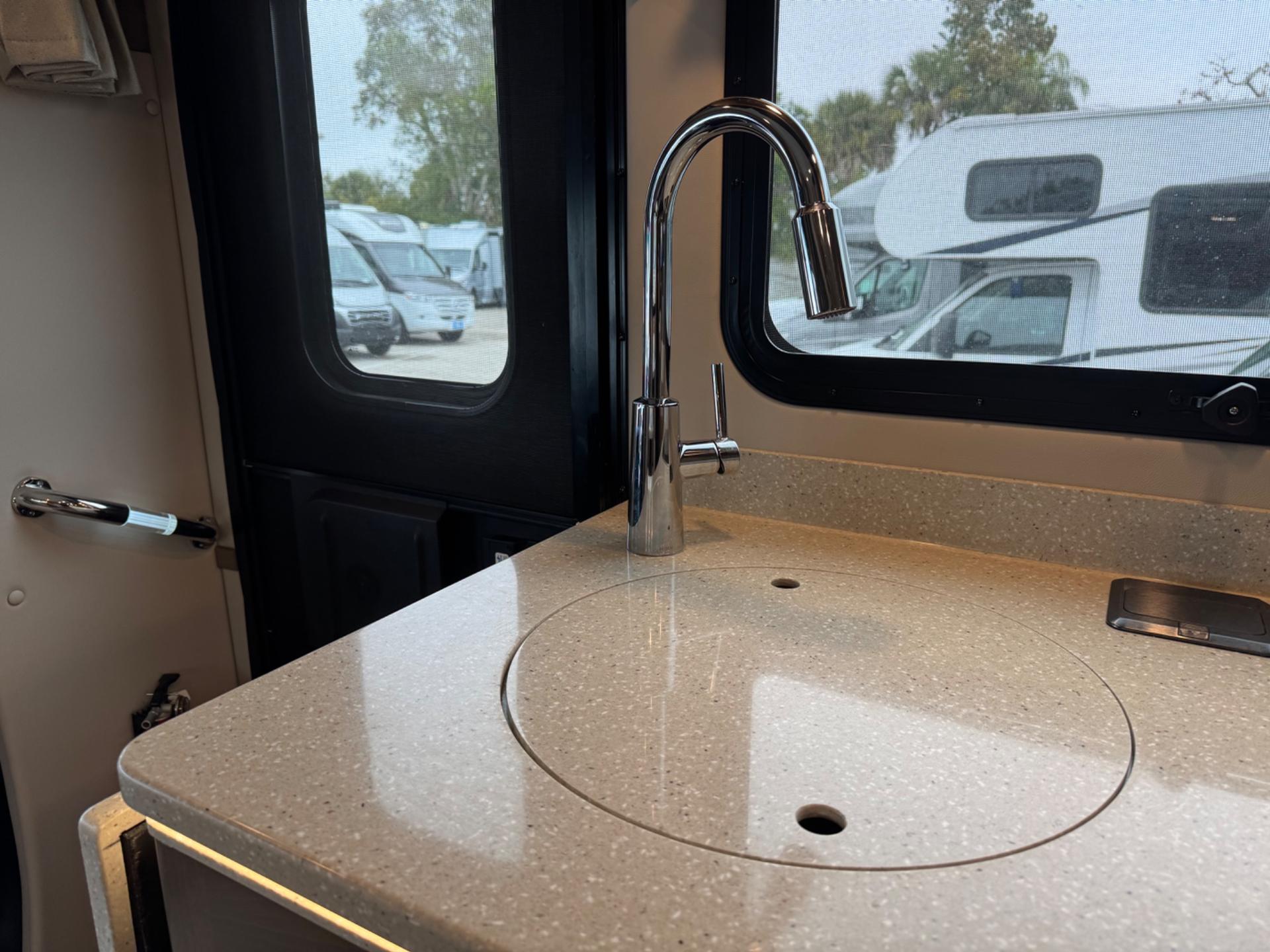 2024 Renegade RV 2024 Renegade RV Vienna - thumbnail 12