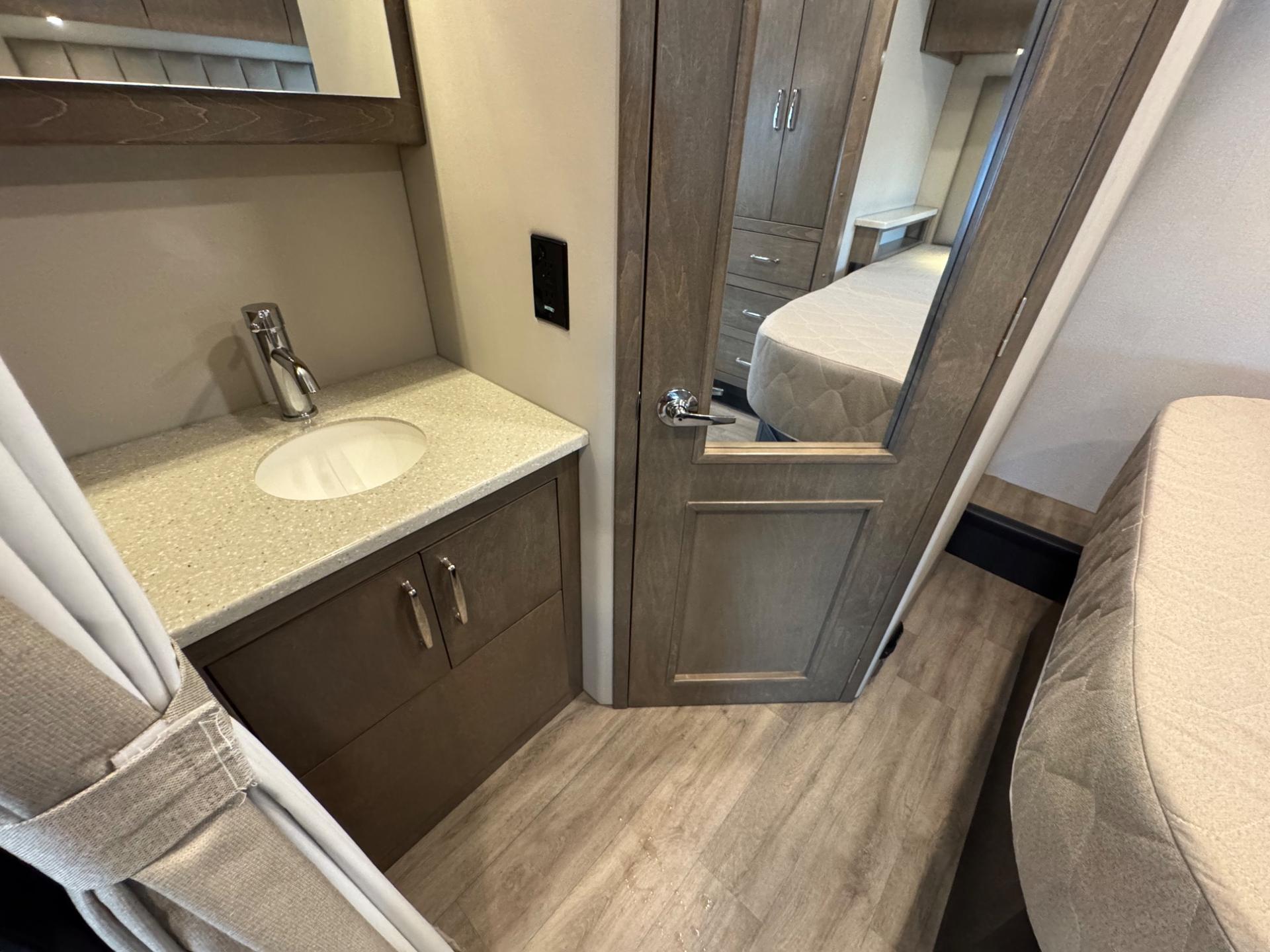 2024 Renegade RV 2024 Renegade RV Vienna - thumbnail 20