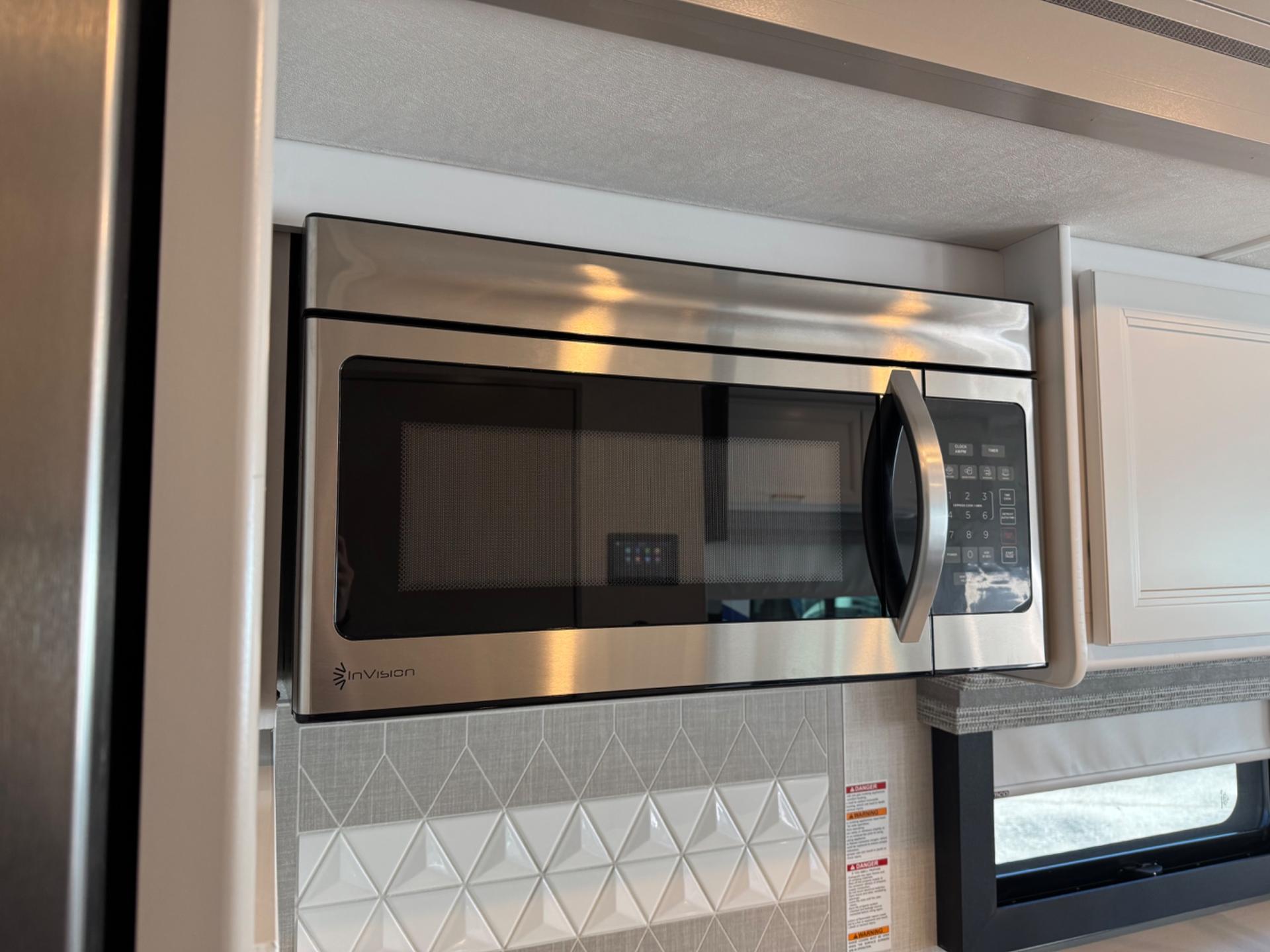 2026 Thor Motor Coach 2026 Thor Motor Coach Hurricane - thumbnail 13