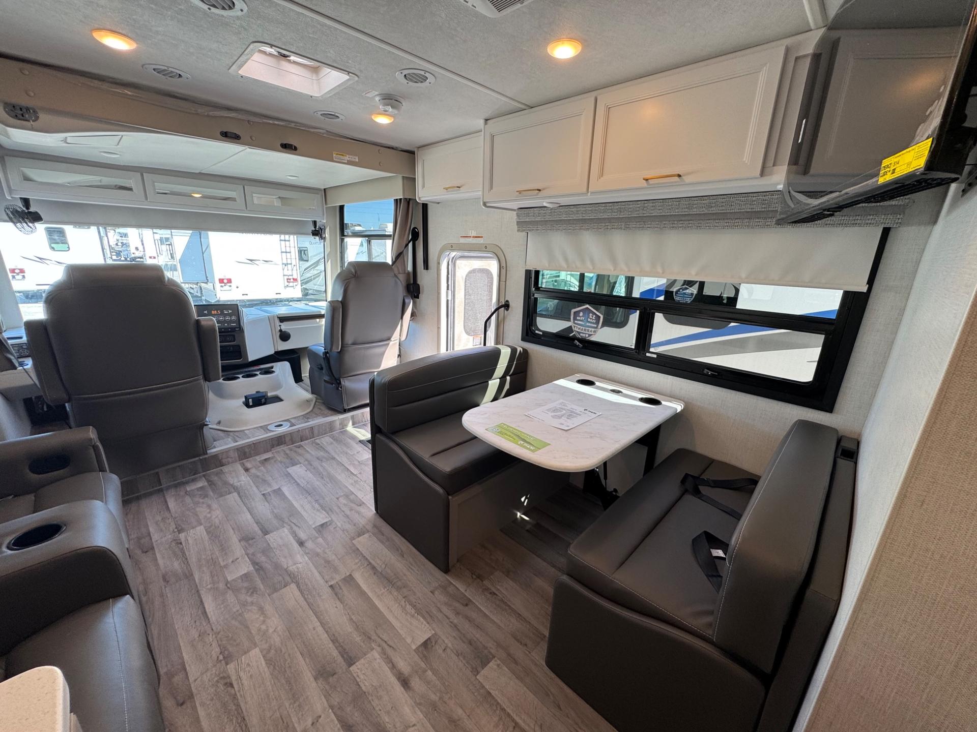 2026 Thor Motor Coach 2026 Thor Motor Coach Hurricane - thumbnail 16