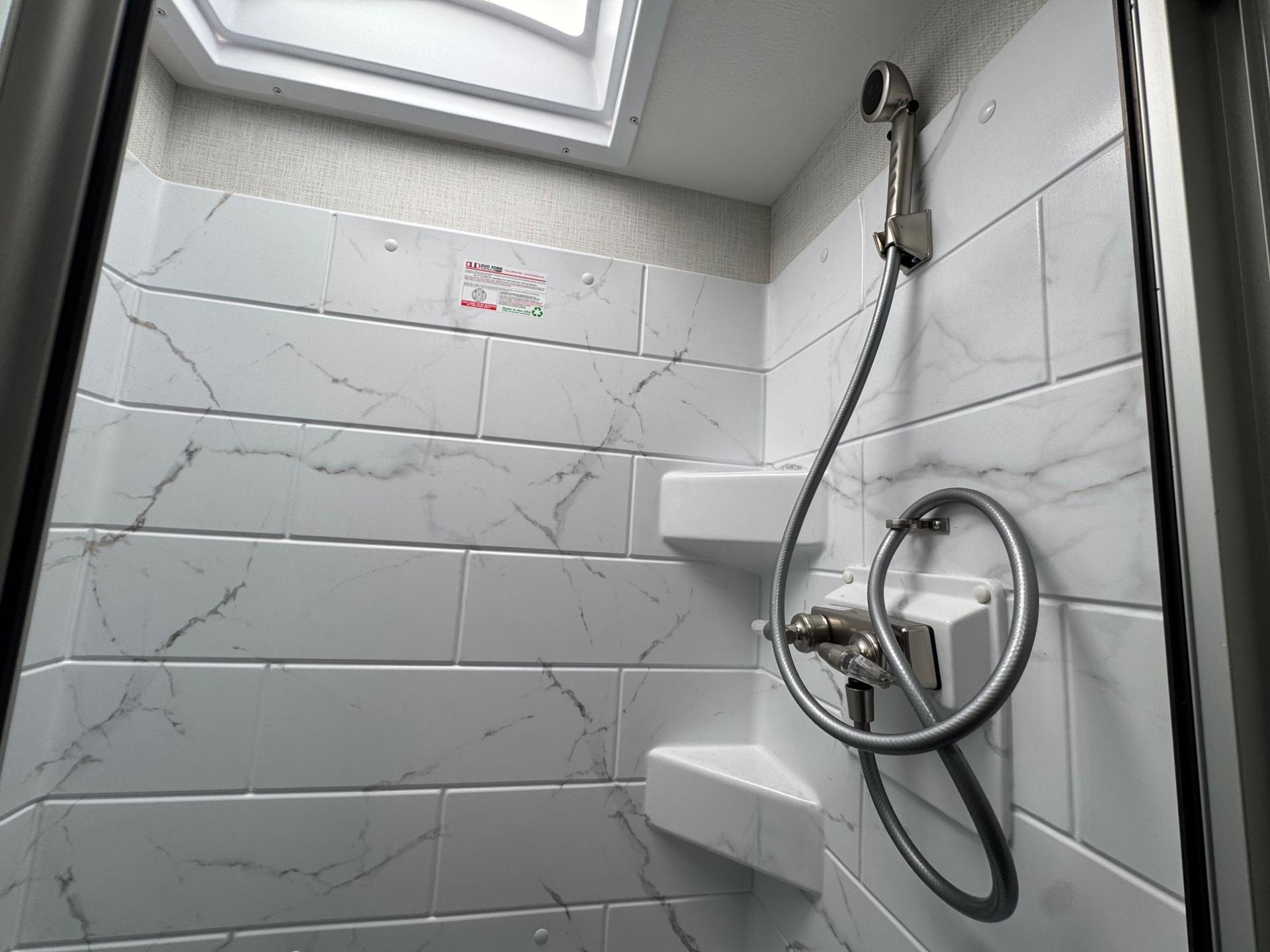 2026 Thor Motor Coach 2026 Thor Motor Coach Hurricane - thumbnail 23