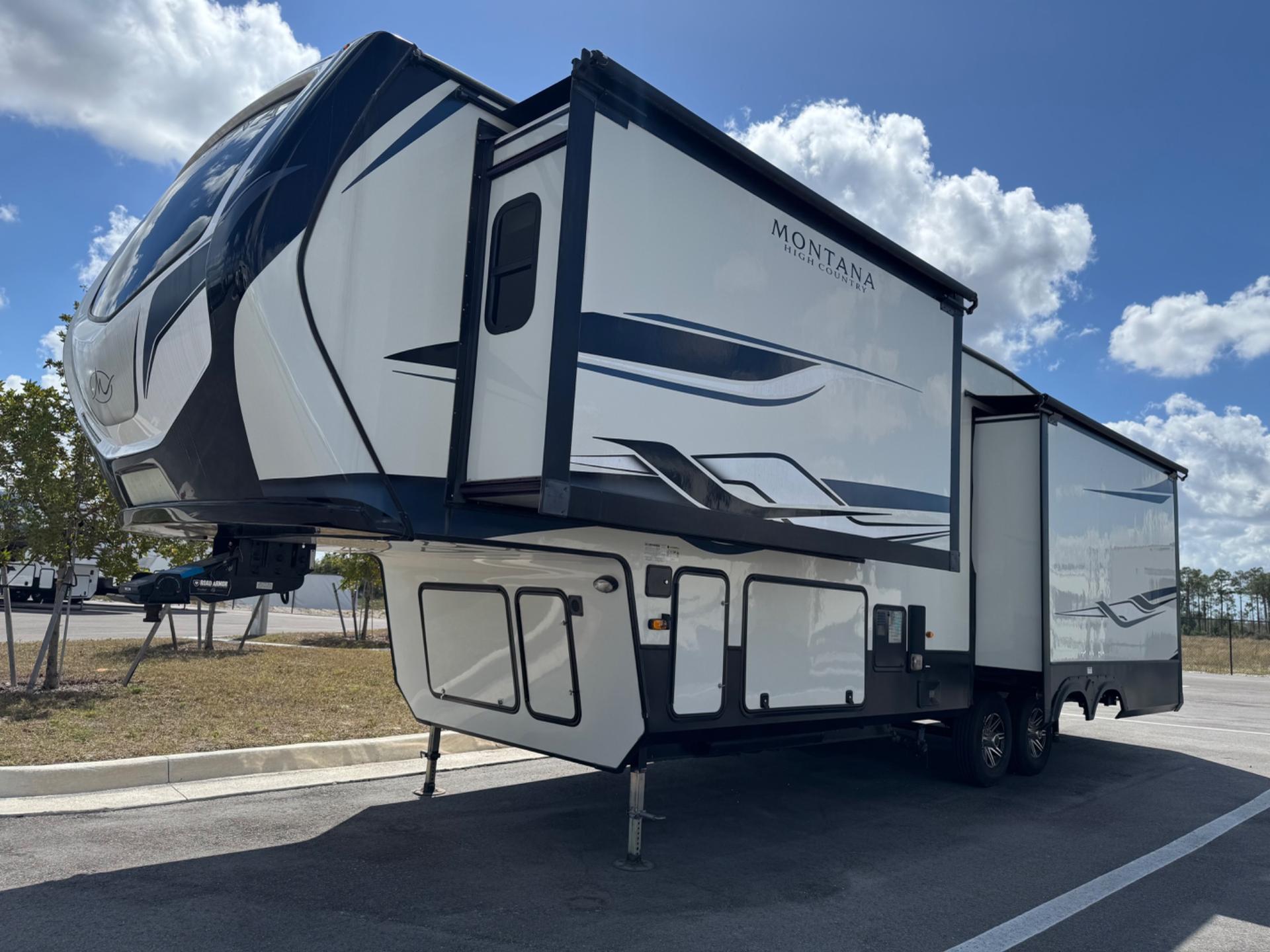 2022 Keystone 2022 Keystone Montana High Country - thumbnail 3