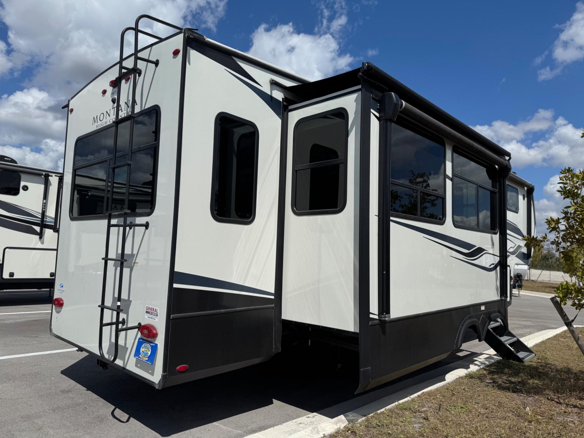 2022 Keystone 2022 Keystone Montana High Country - thumbnail 5