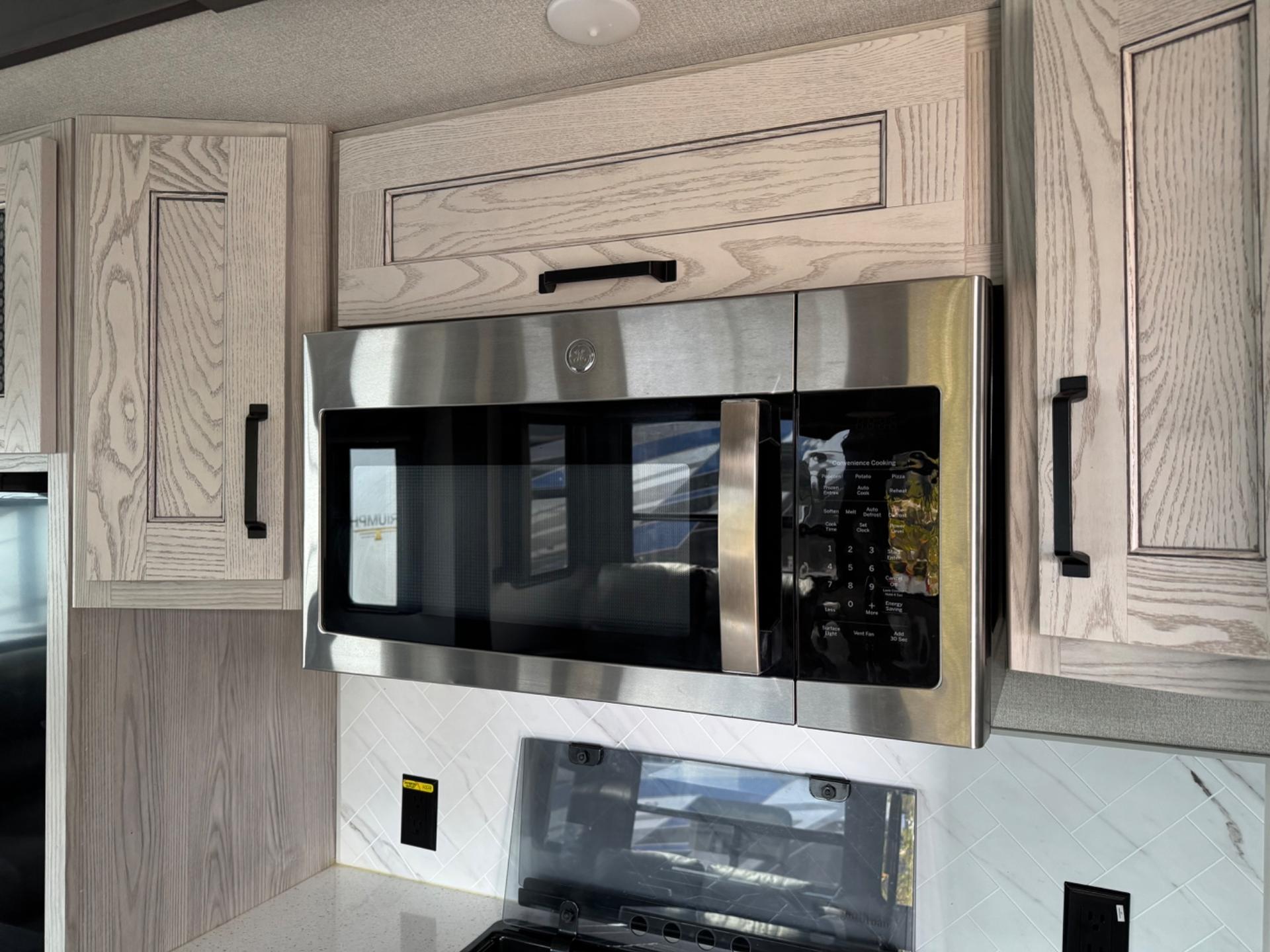 2022 Keystone 2022 Keystone Montana High Country - thumbnail 12