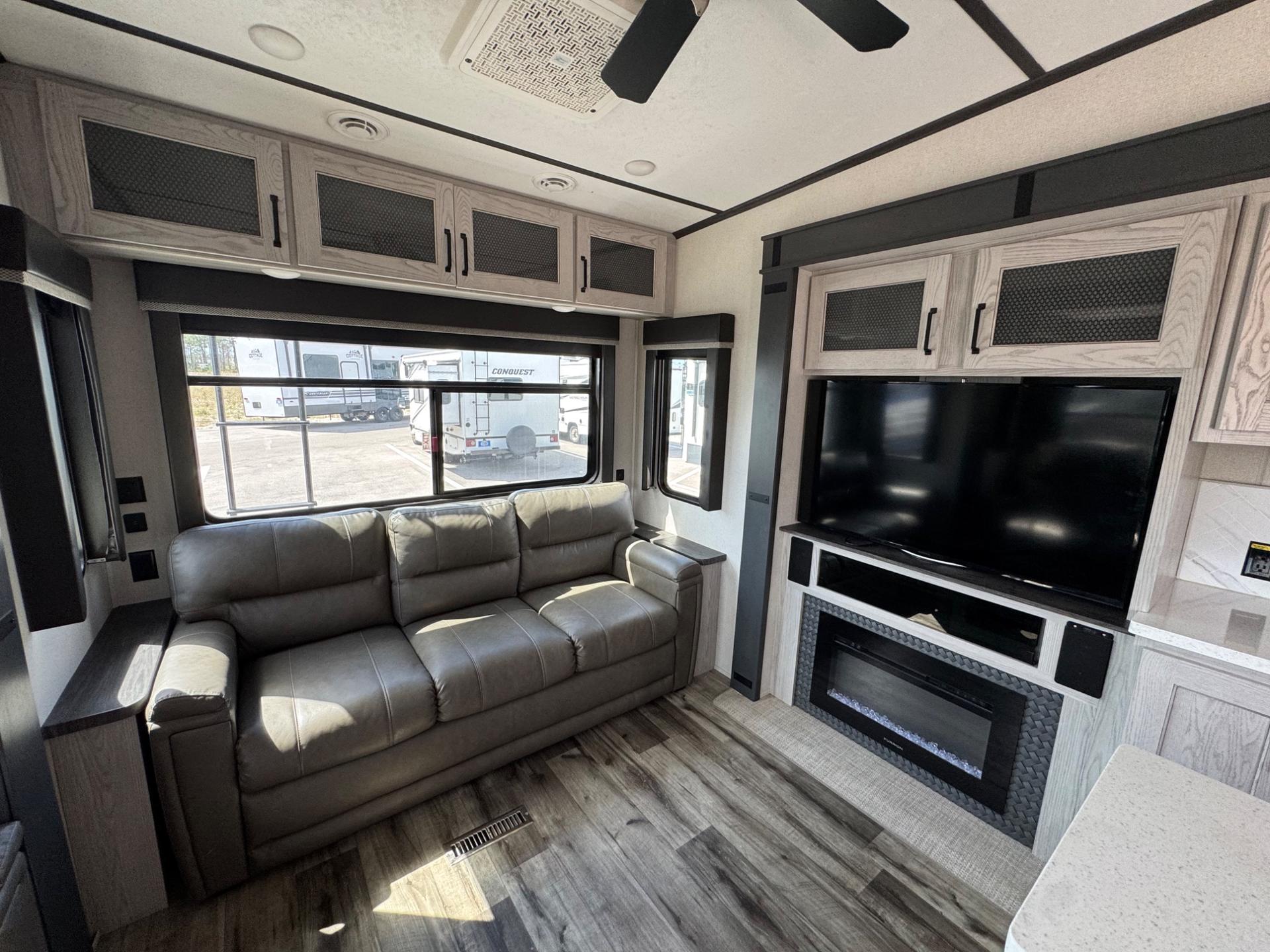 2022 Keystone 2022 Keystone Montana High Country - thumbnail 14