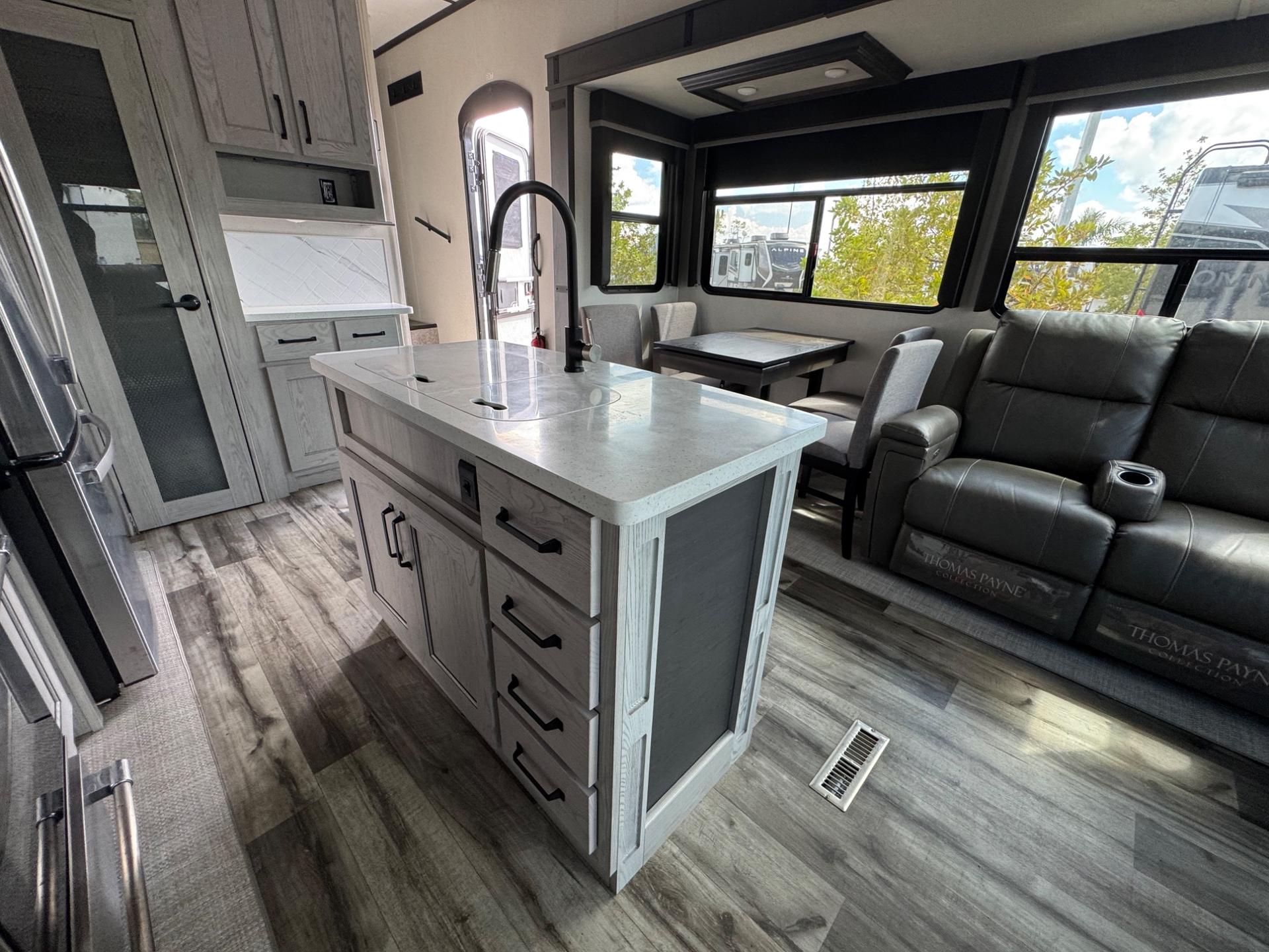 2022 Keystone 2022 Keystone Montana High Country - thumbnail 16