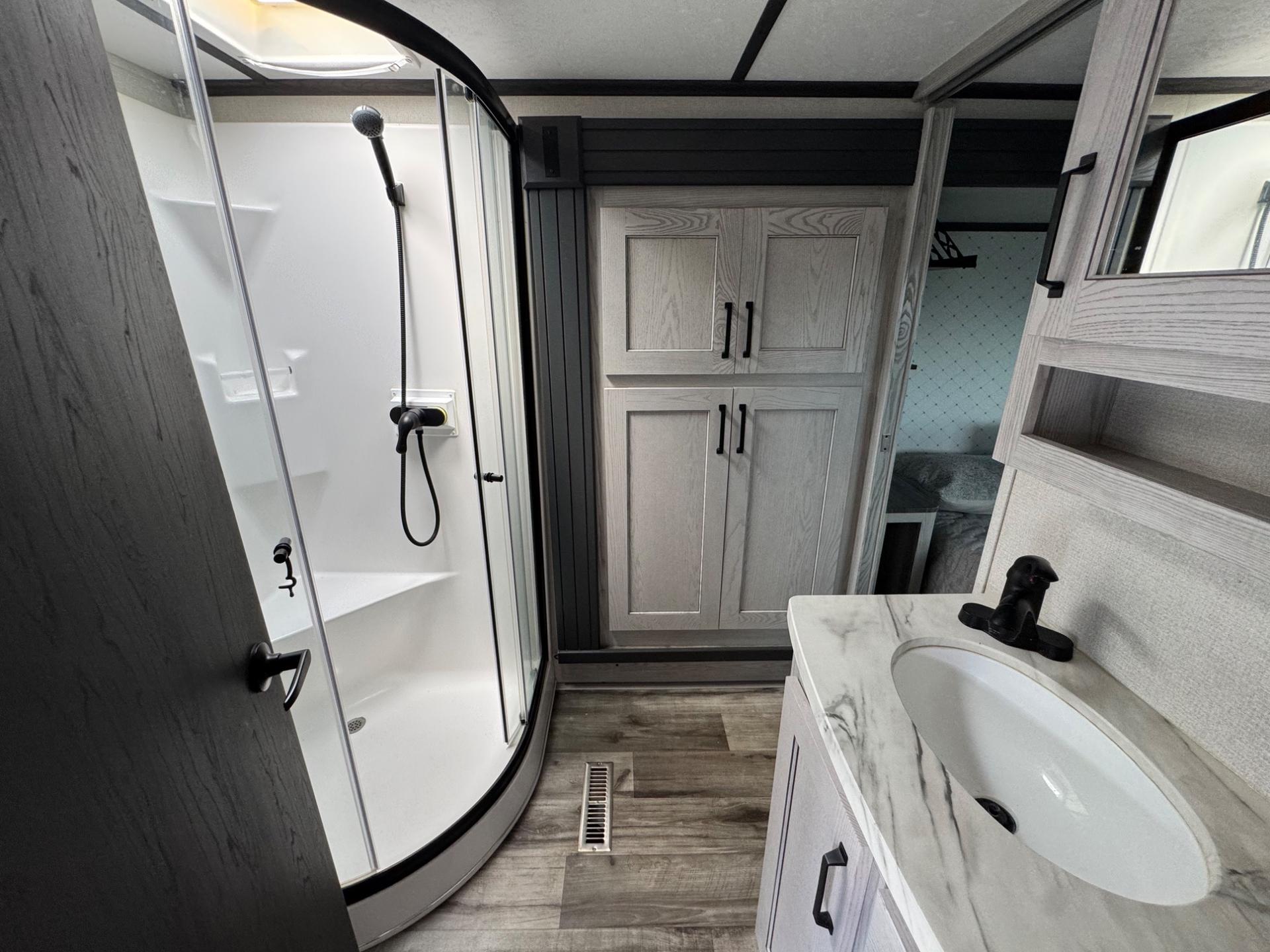 2022 Keystone 2022 Keystone Montana High Country - thumbnail 24