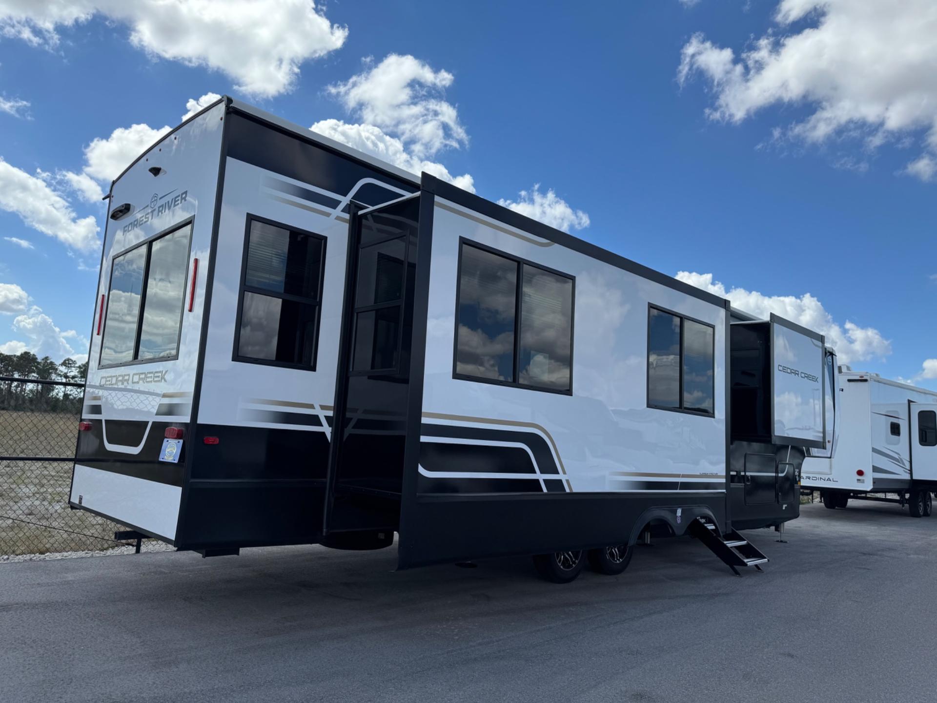 2026 Forest River 2026 Forest River Cedar Creek - thumbnail 4