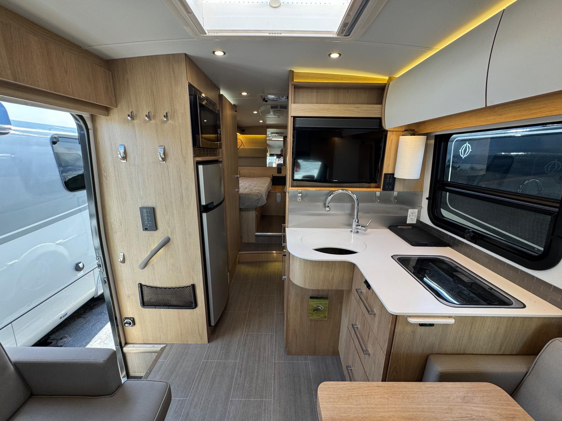 2019 Leisure Travel Vans 2019 Leisure Travel Vans Wonder - thumbnail 28