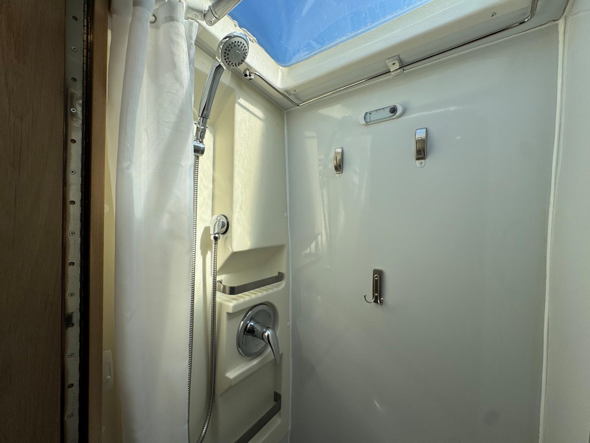 2019 Leisure Travel Vans 2019 Leisure Travel Vans Wonder - thumbnail 40