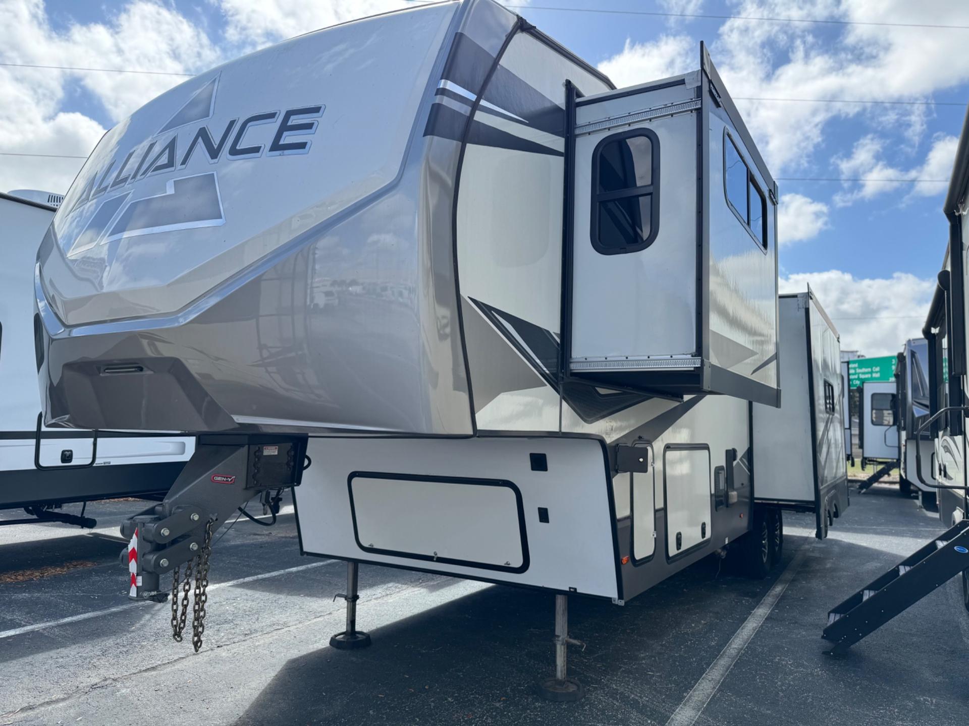 2022 Alliance RV 2022 Alliance RV Avenue - thumbnail 3