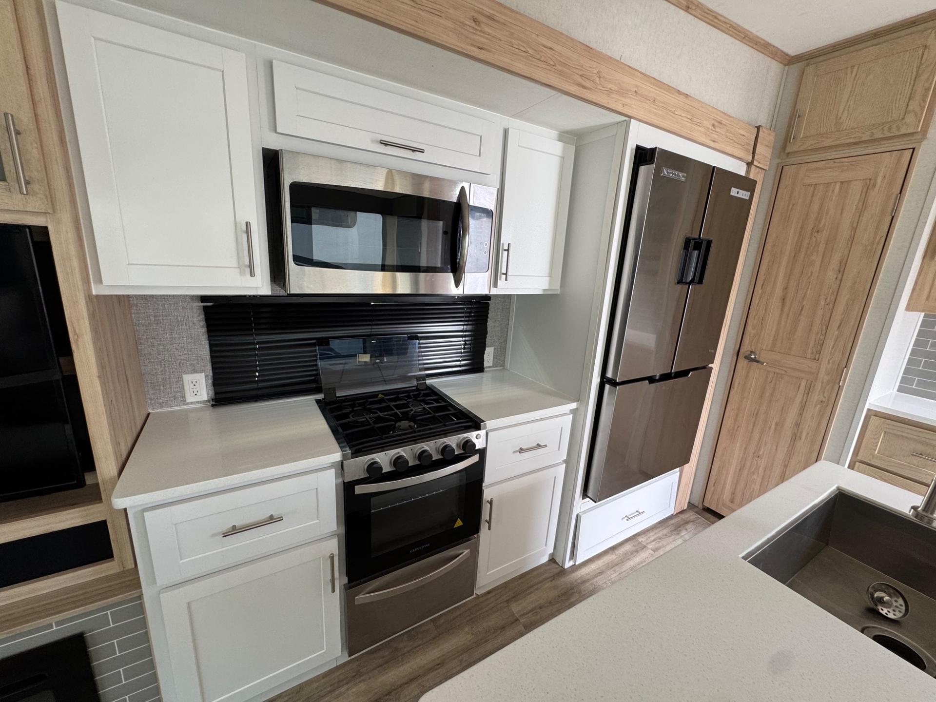 2022 Alliance RV 2022 Alliance RV Avenue - thumbnail 9