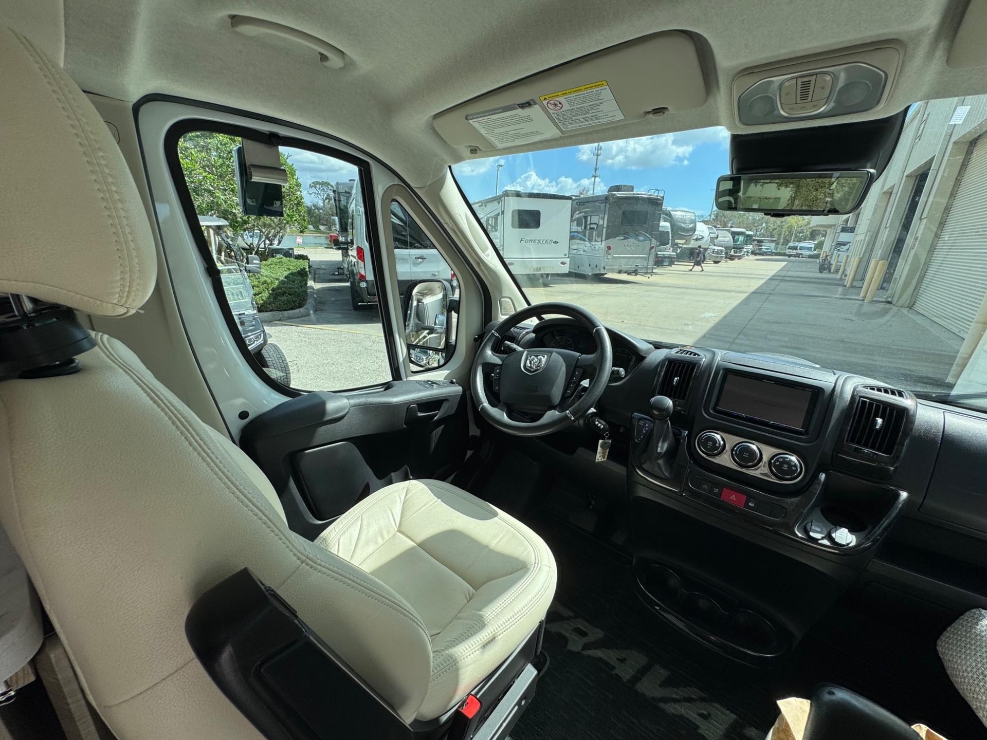 2022 Winnebago 2022 Winnebago Travato - thumbnail 18