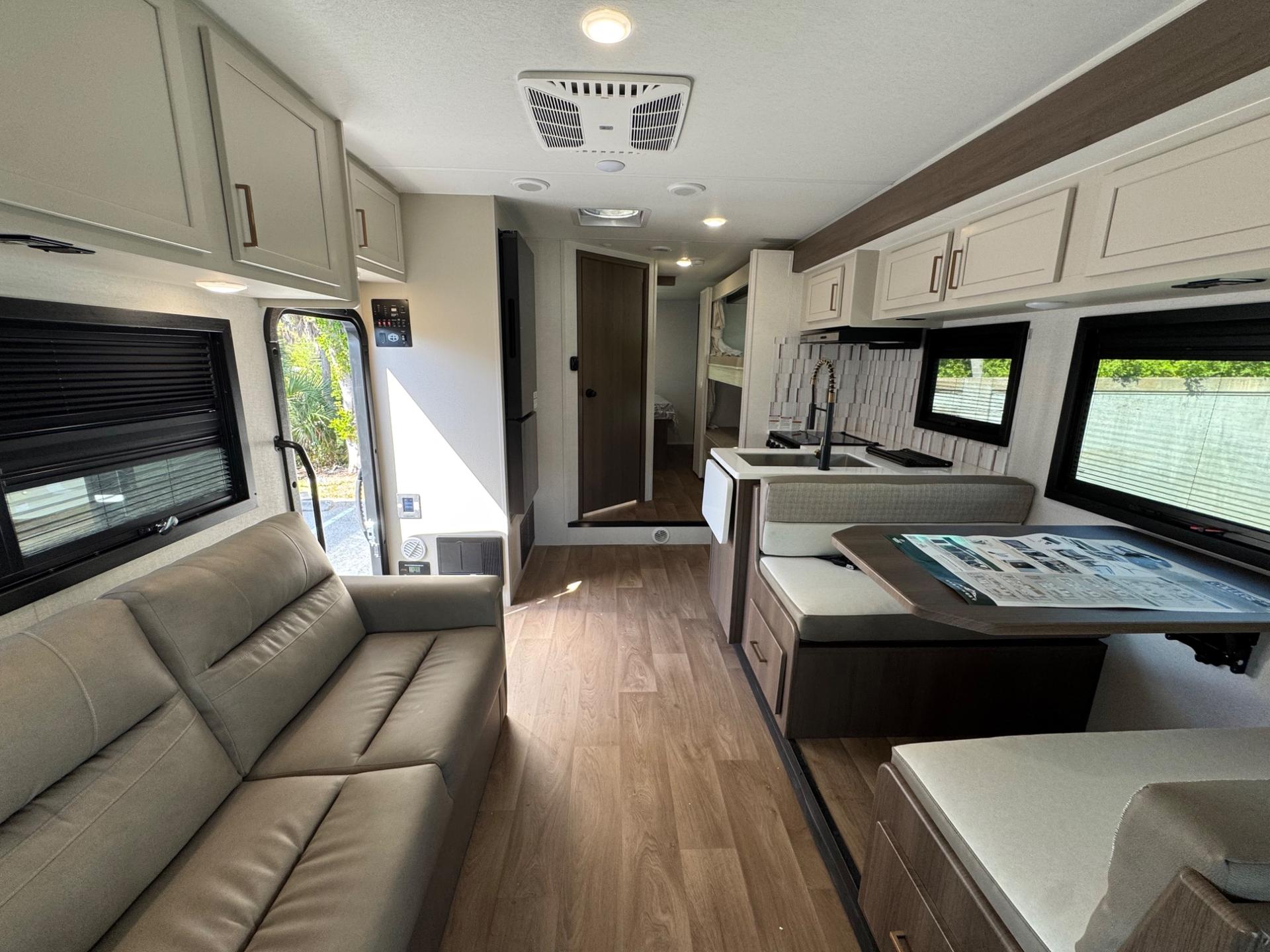 2026 East to West 2026 East to West College Avenue - thumbnail 7