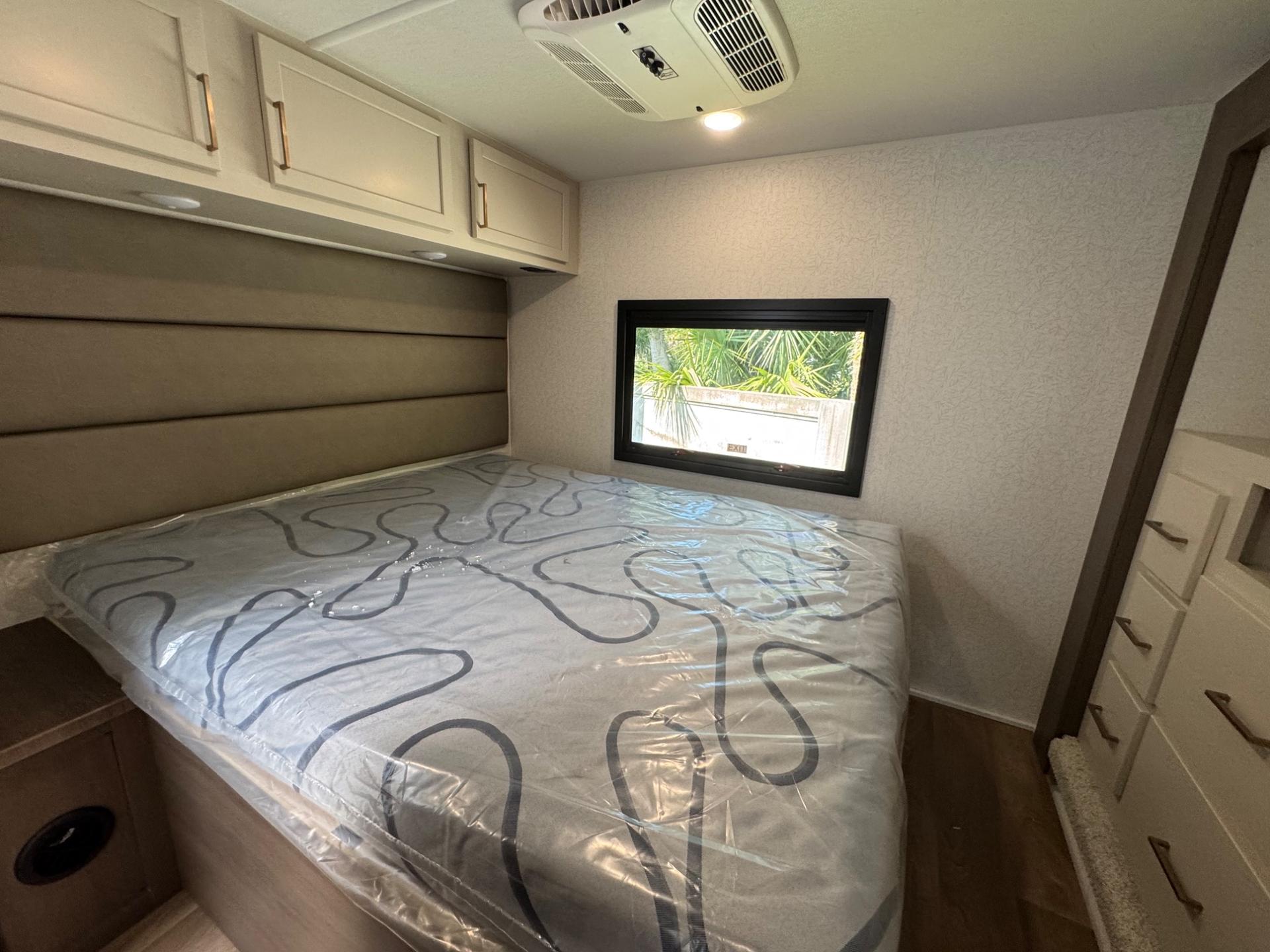 2026 East to West 2026 East to West College Avenue - thumbnail 19