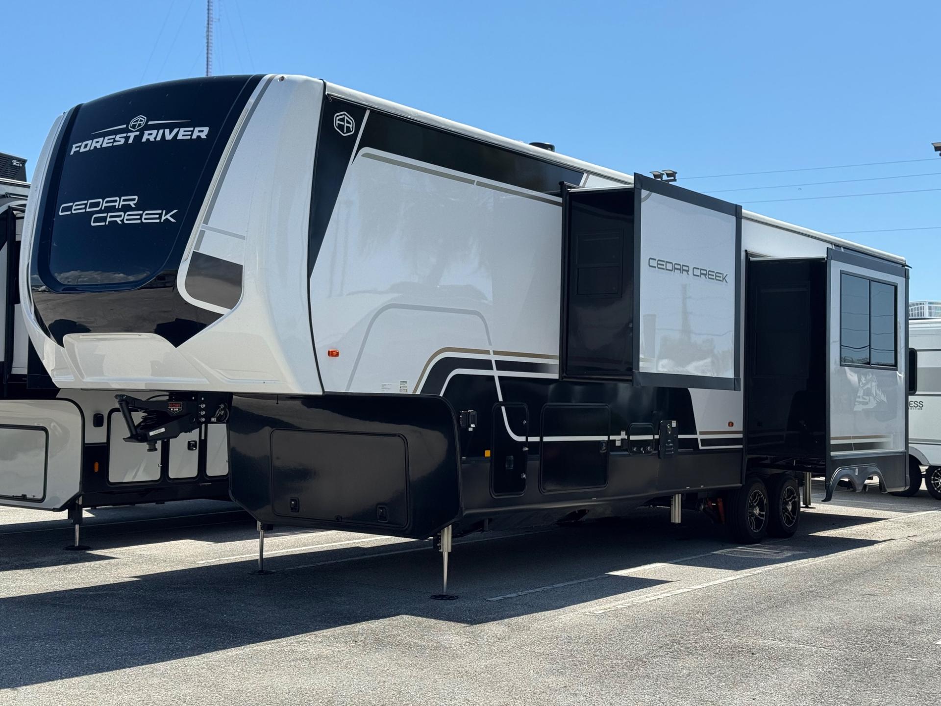 2026 Forest River 2026 Forest River Cedar Creek - thumbnail 3