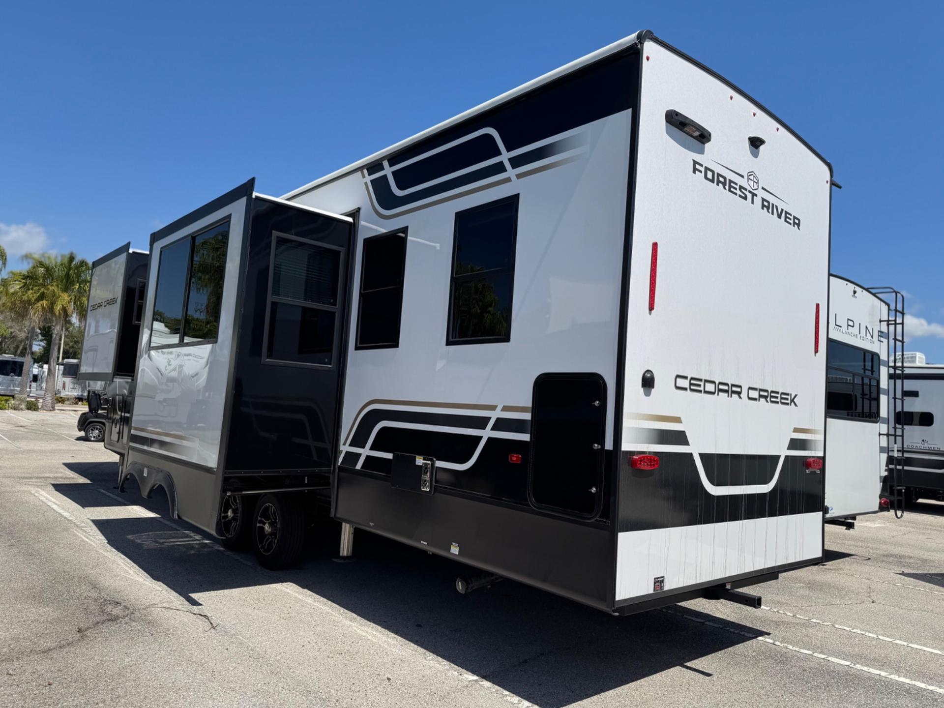 2026 Forest River 2026 Forest River Cedar Creek - thumbnail 4