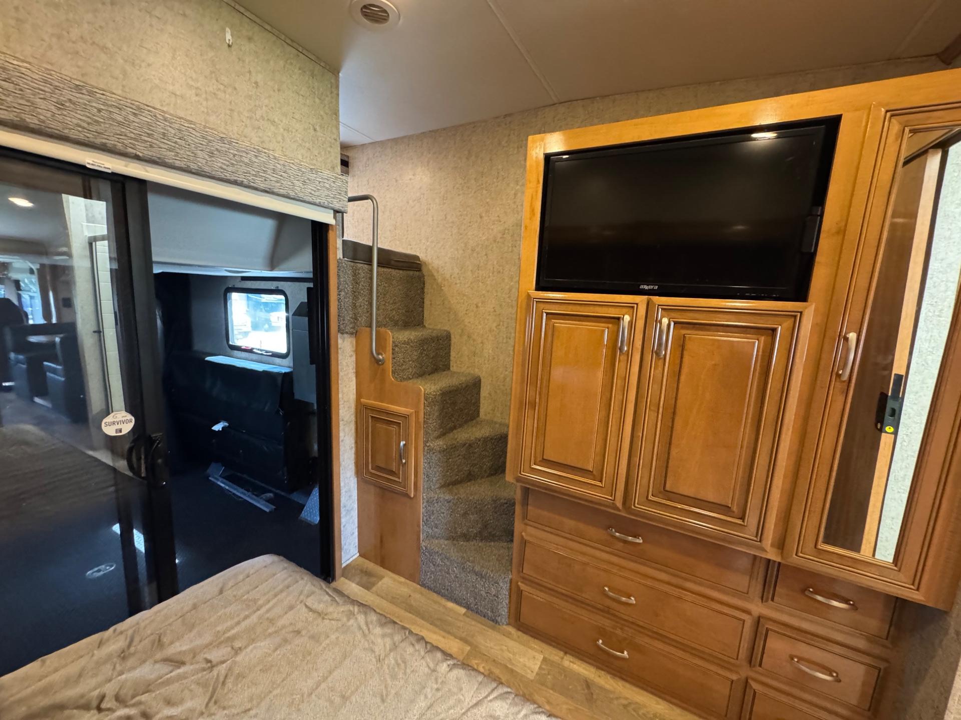 2019 Thor Motor Coach 2019 Thor Motor Coach Outlaw - thumbnail 15