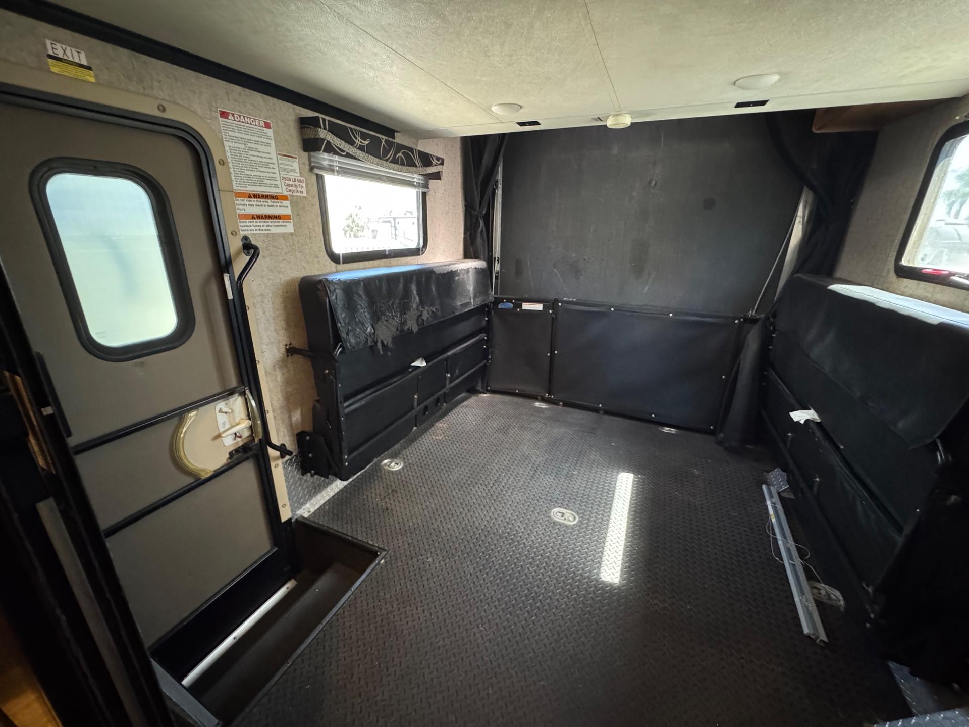 2019 Thor Motor Coach 2019 Thor Motor Coach Outlaw - thumbnail 18