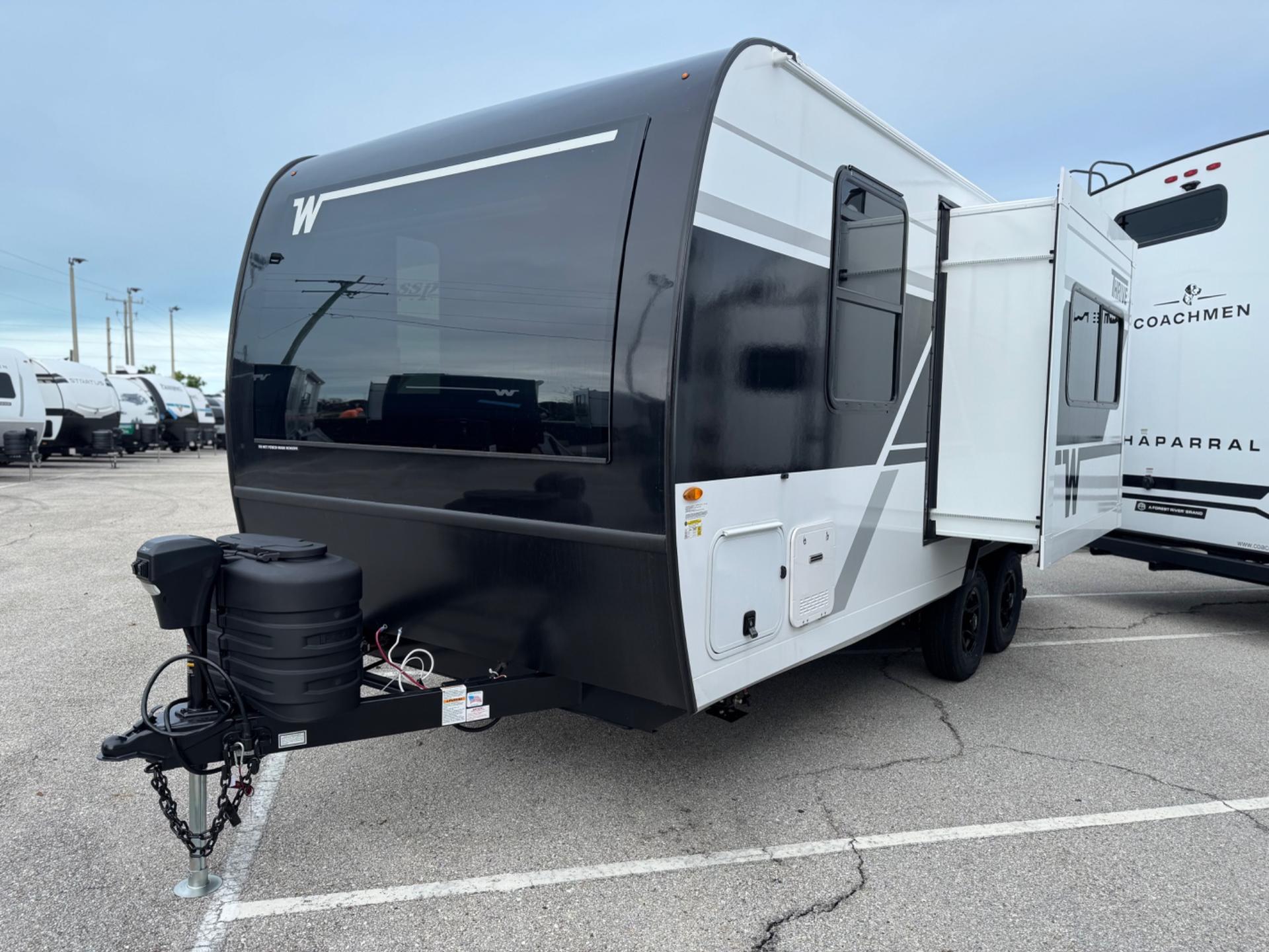 2026 Winnebago 2026 Winnebago Thrive - thumbnail 3