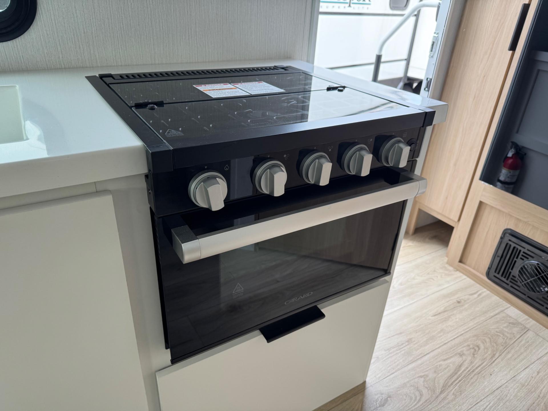 2026 Winnebago 2026 Winnebago Thrive - thumbnail 10