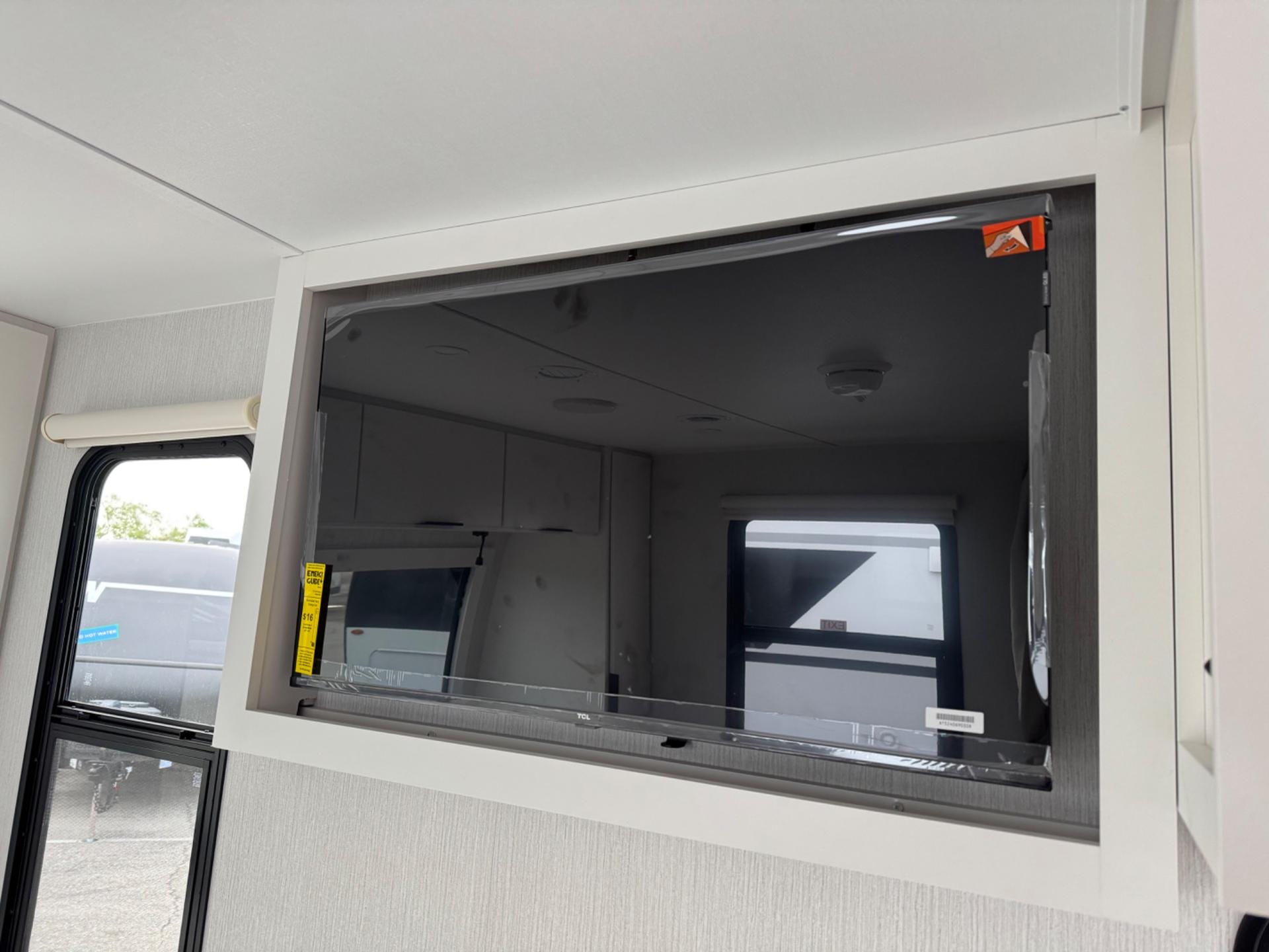 2026 Winnebago 2026 Winnebago Thrive - thumbnail 12