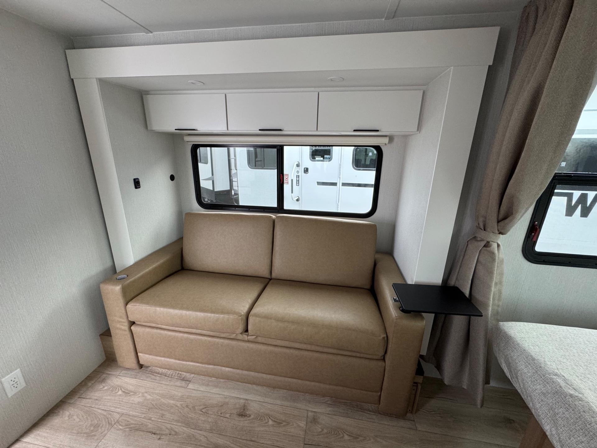 2026 Winnebago 2026 Winnebago Thrive - thumbnail 15