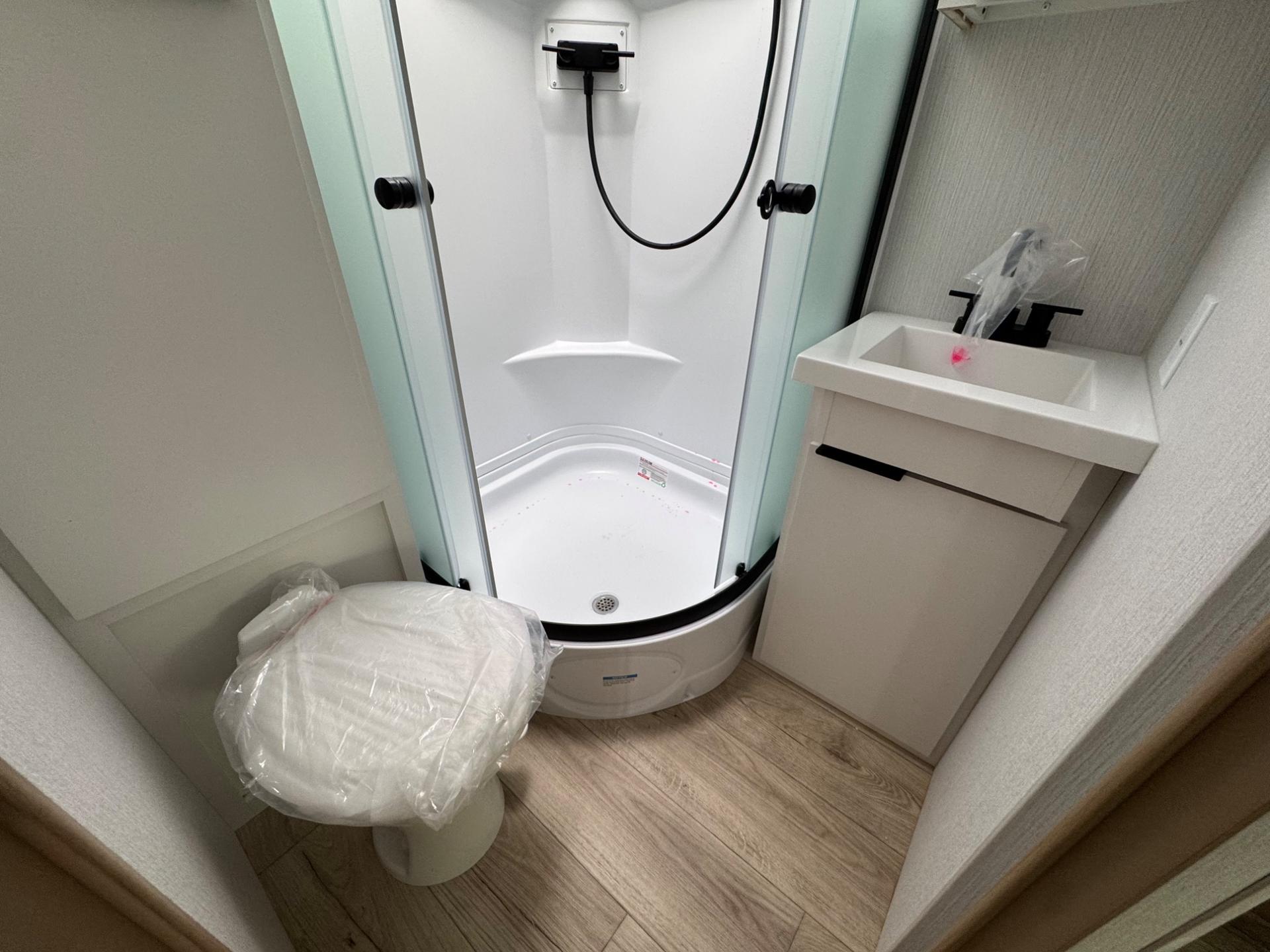 2026 Winnebago 2026 Winnebago Thrive - thumbnail 17