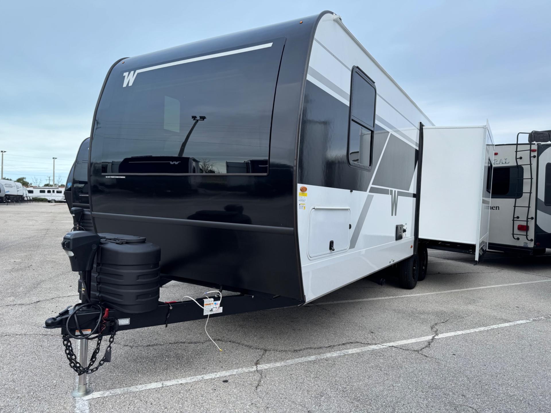 2026 Winnebago 2026 Winnebago Thrive - thumbnail 3