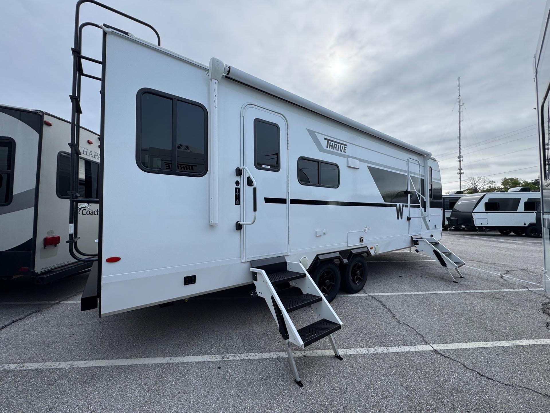 2026 Winnebago 2026 Winnebago Thrive - thumbnail 5