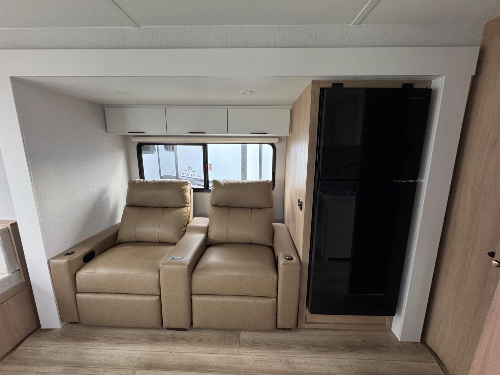 2026 Winnebago 2026 Winnebago Thrive - thumbnail 14