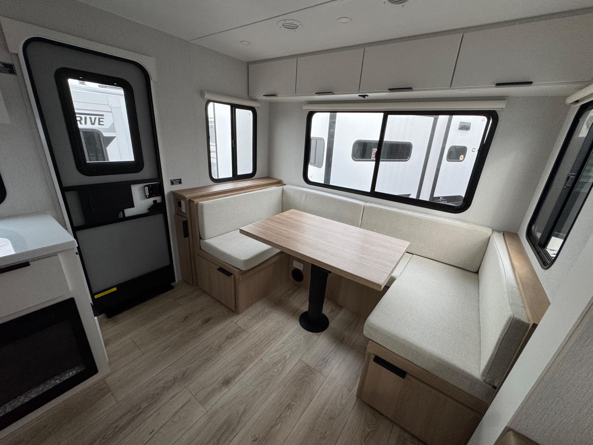 2026 Winnebago 2026 Winnebago Thrive - thumbnail 15