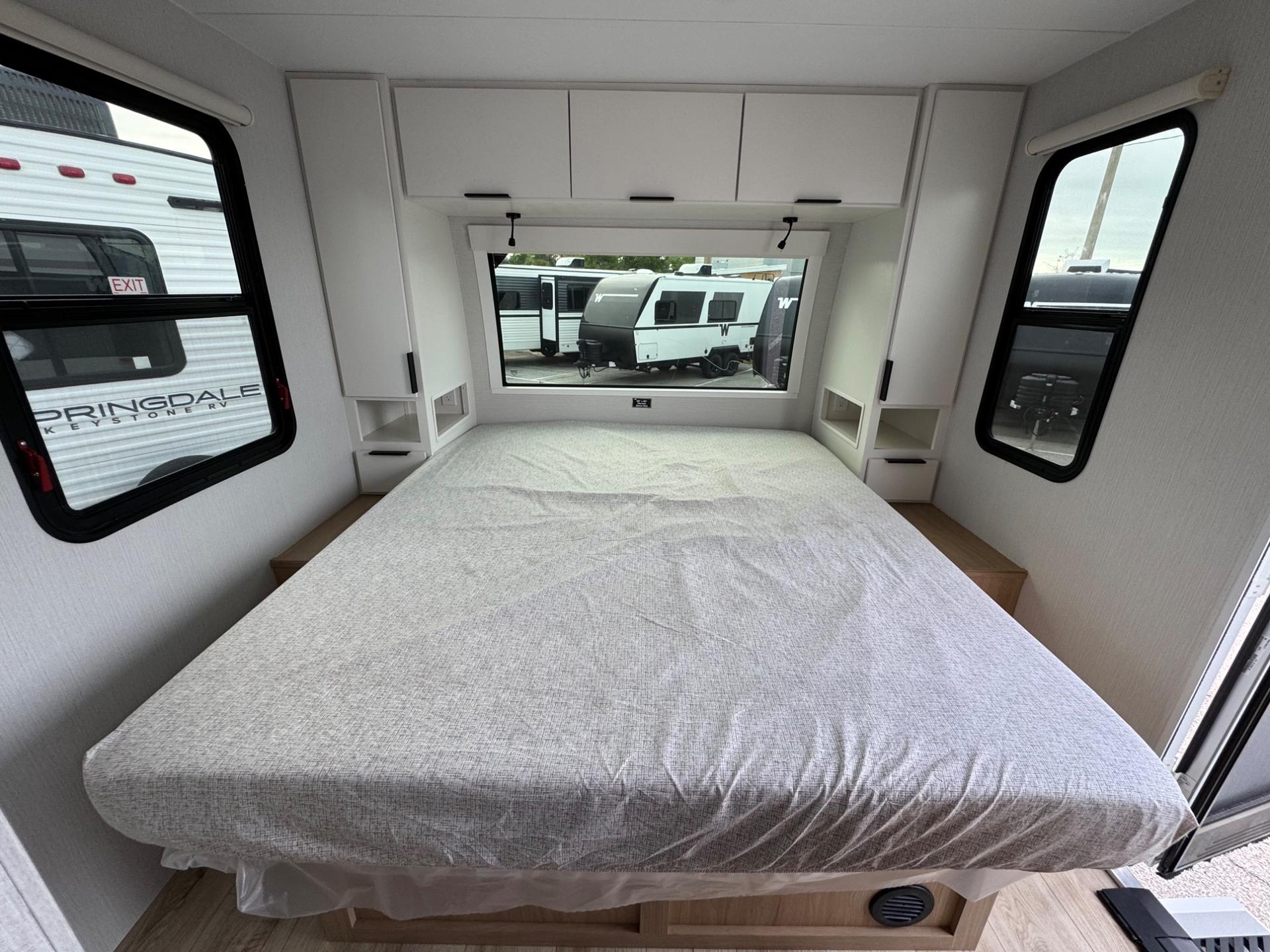 2026 Winnebago 2026 Winnebago Thrive - thumbnail 16