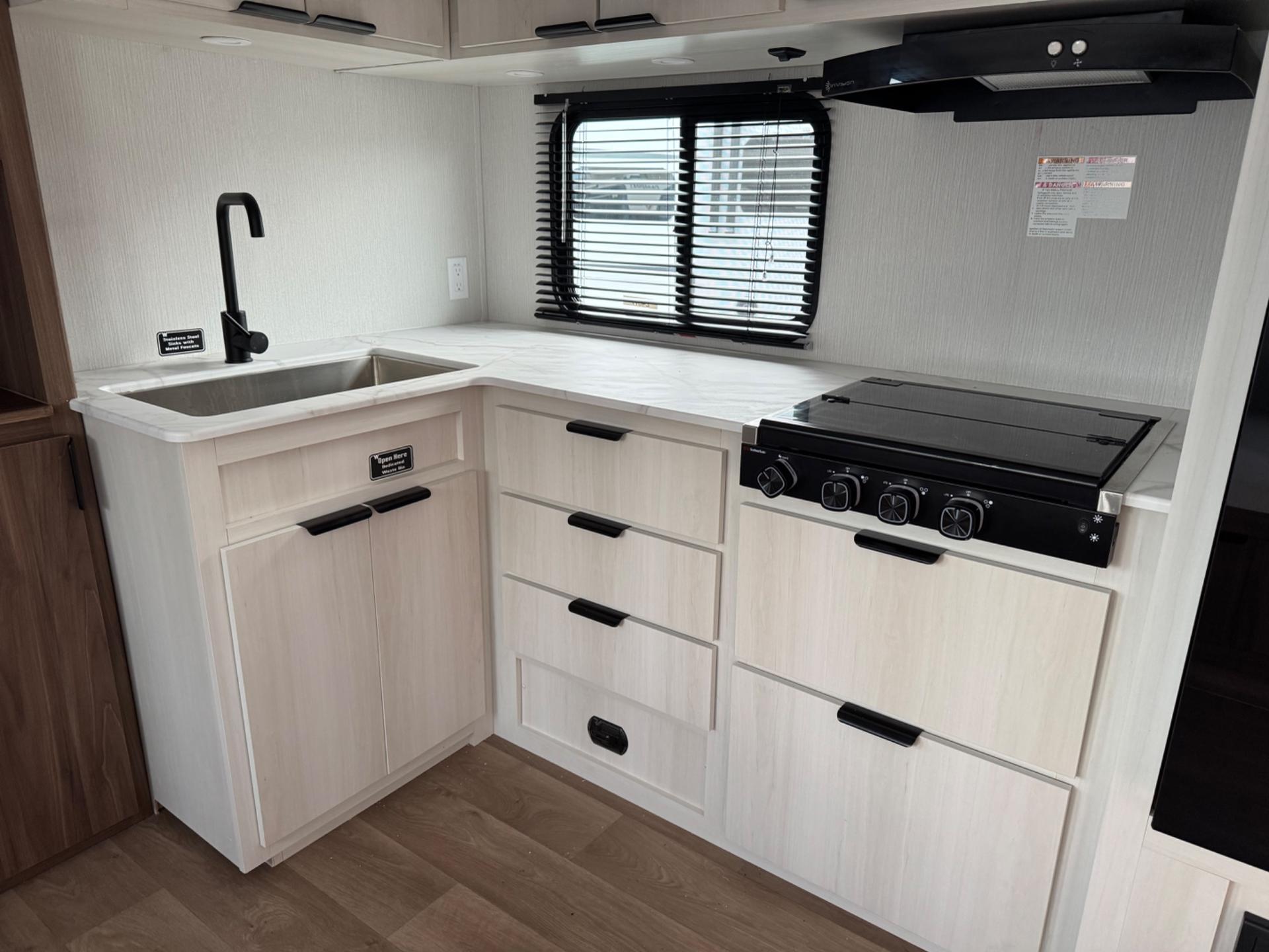 2026 Winnebago 2026 Winnebago Access - thumbnail 9