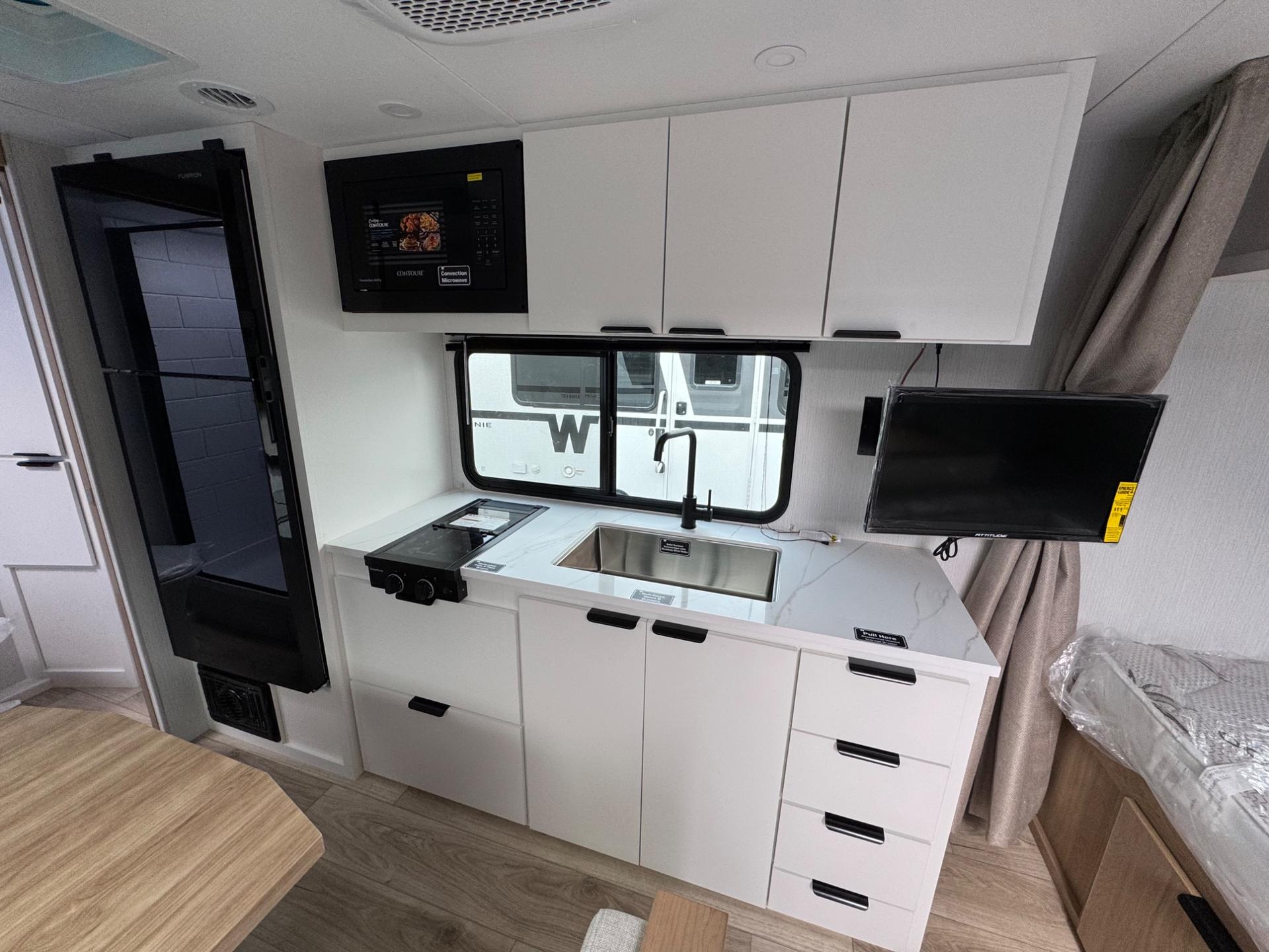 2026 Winnebago 2026 Winnebago Micro Minnie - thumbnail 8