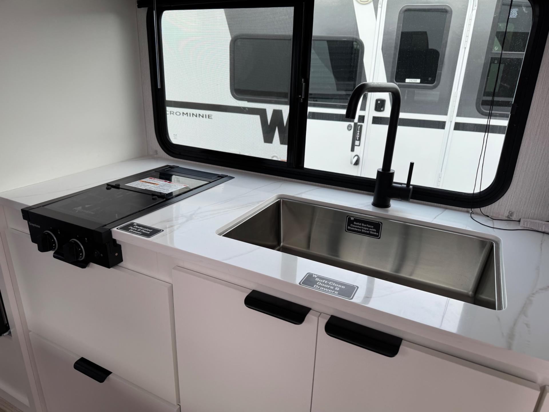 2026 Winnebago 2026 Winnebago Micro Minnie - thumbnail 9