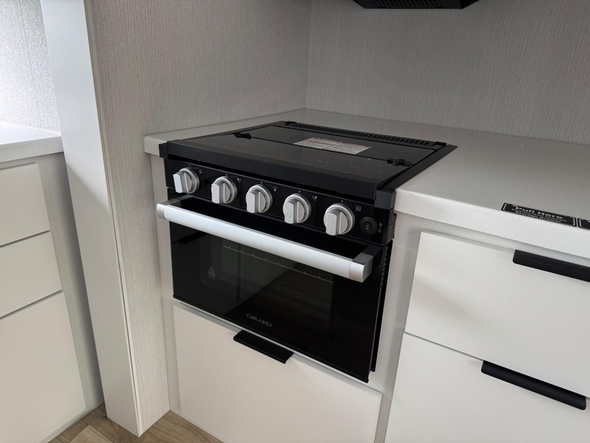 2026 Winnebago 2026 Winnebago Thrive - thumbnail 8