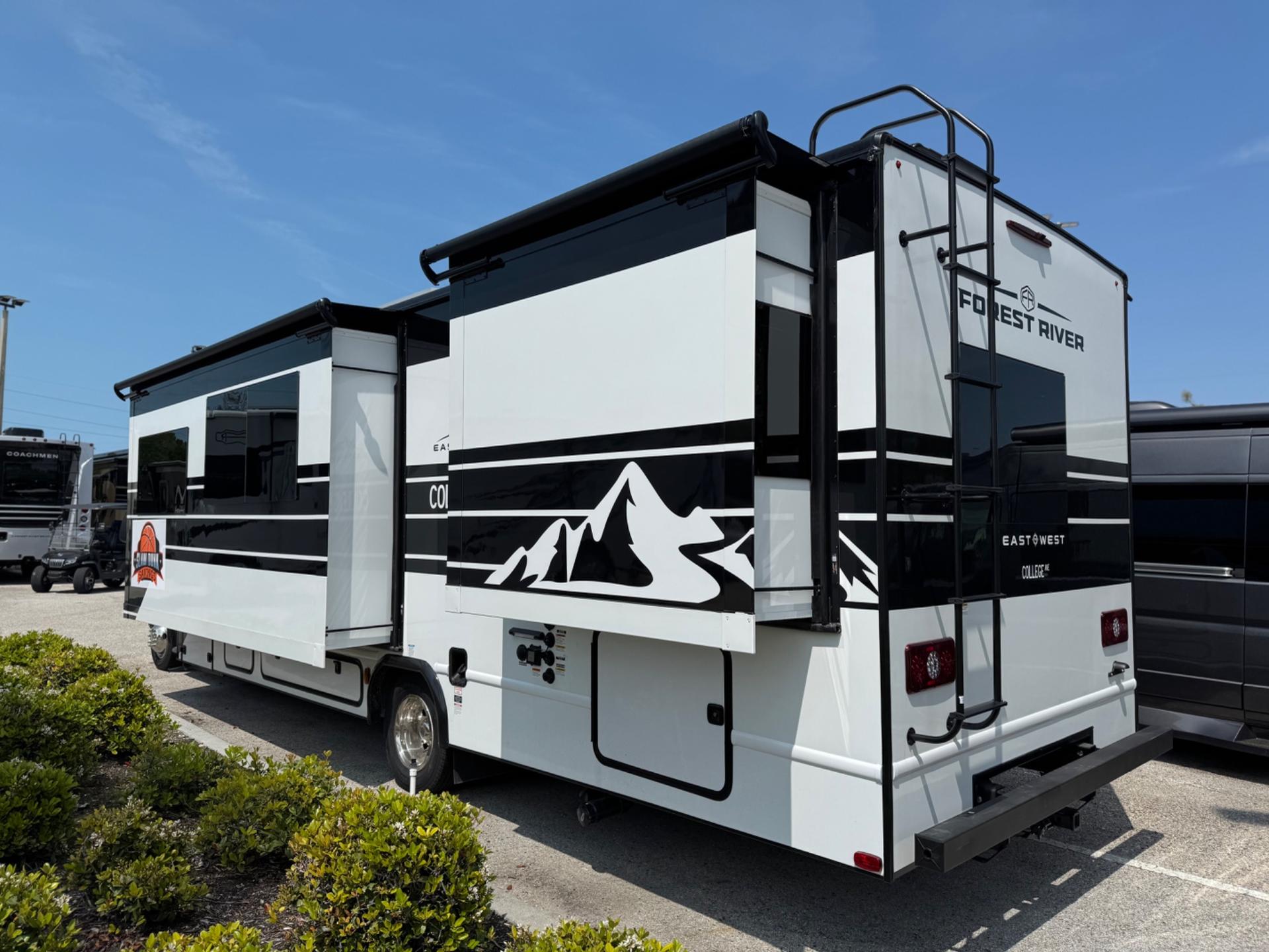 2026 East to West 2026 East to West College Avenue - thumbnail 4