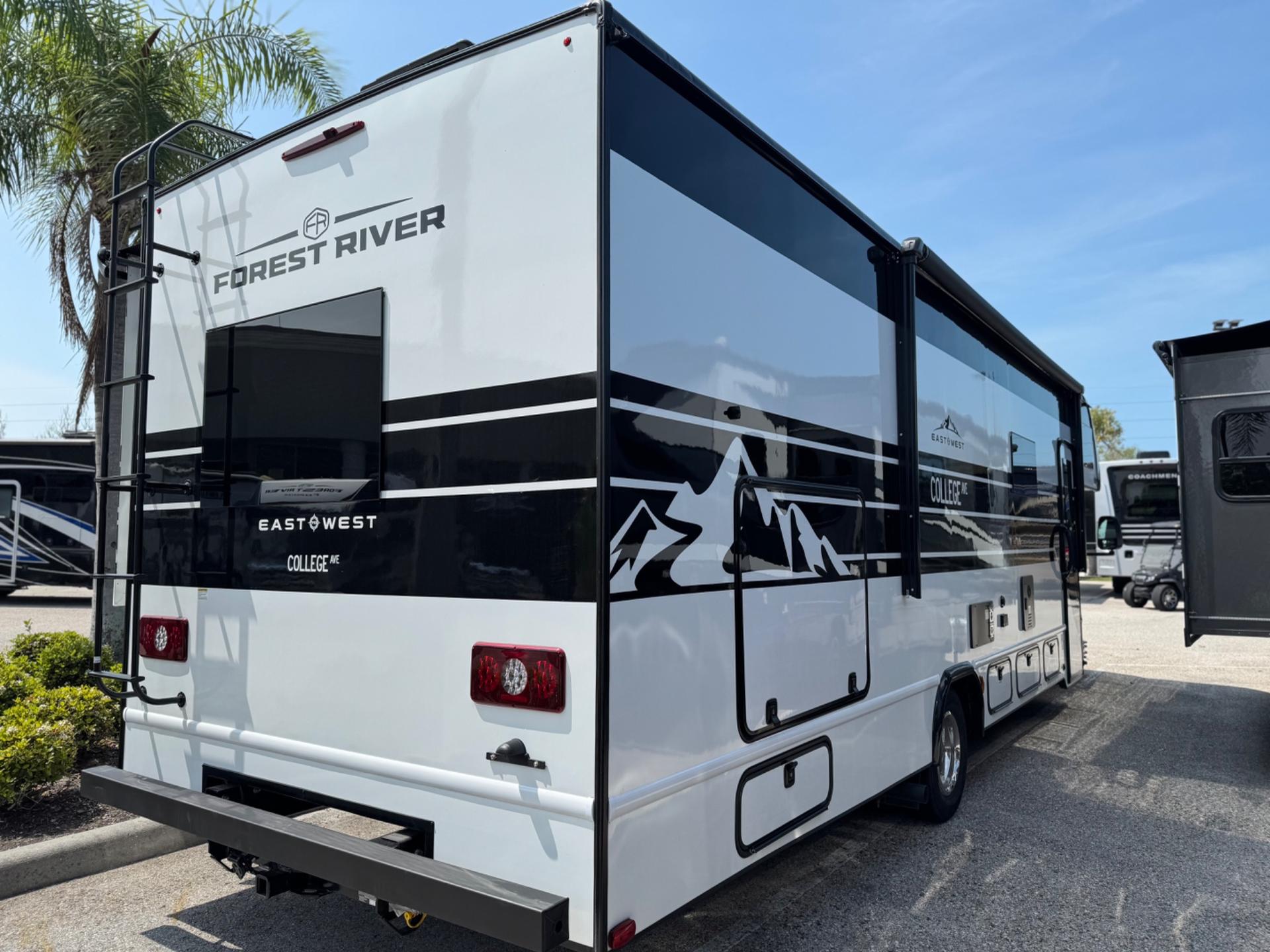 2026 East to West 2026 East to West College Avenue - thumbnail 5