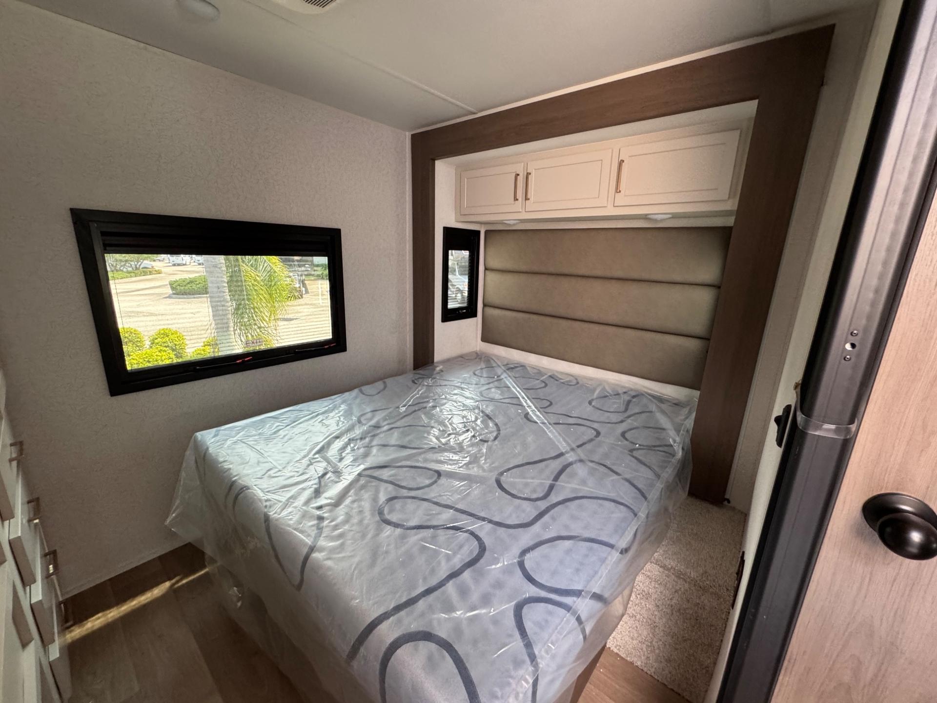 2026 East to West 2026 East to West College Avenue - thumbnail 17