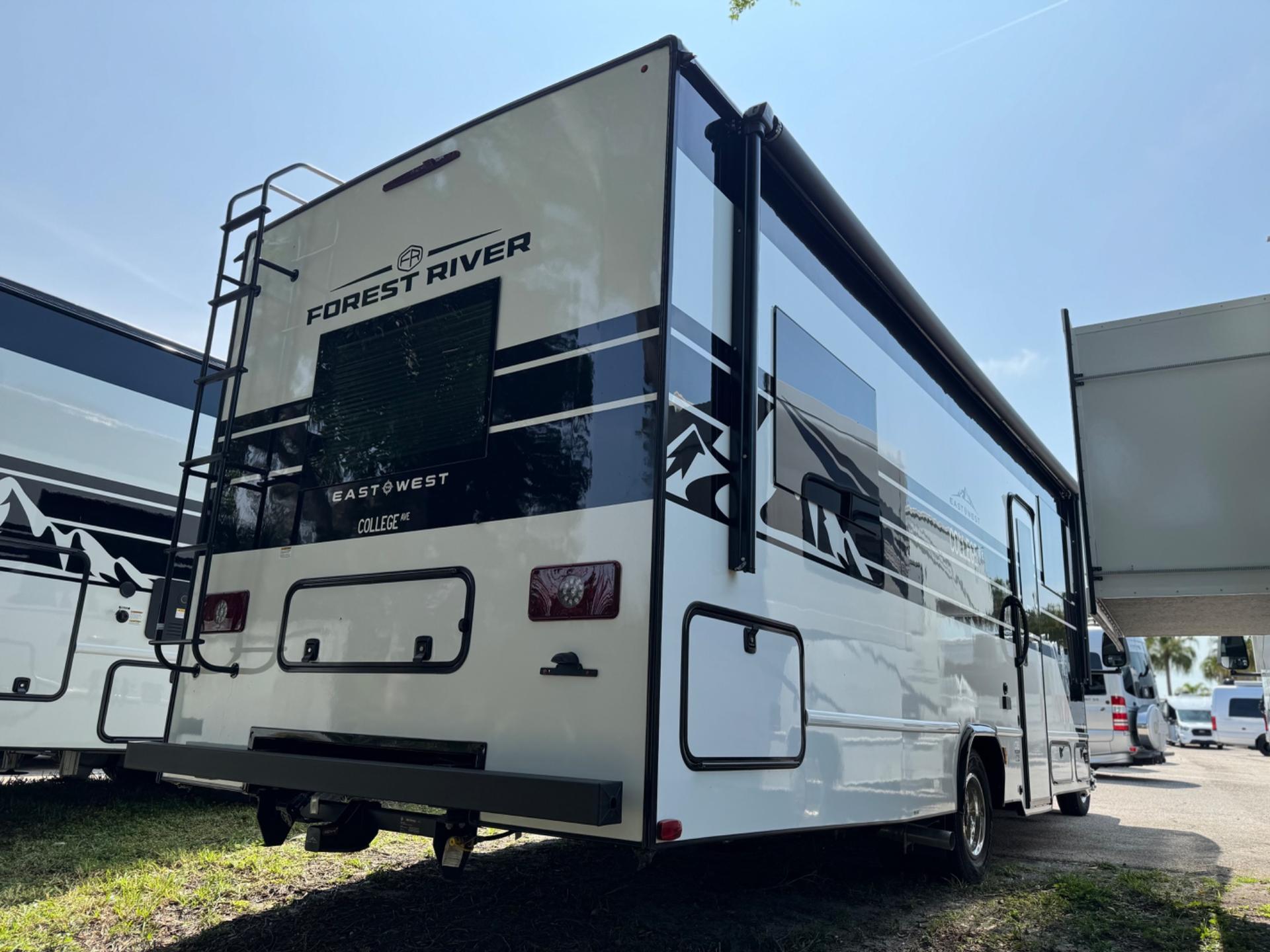 2026 East to West 2026 East to West College Avenue - thumbnail 5